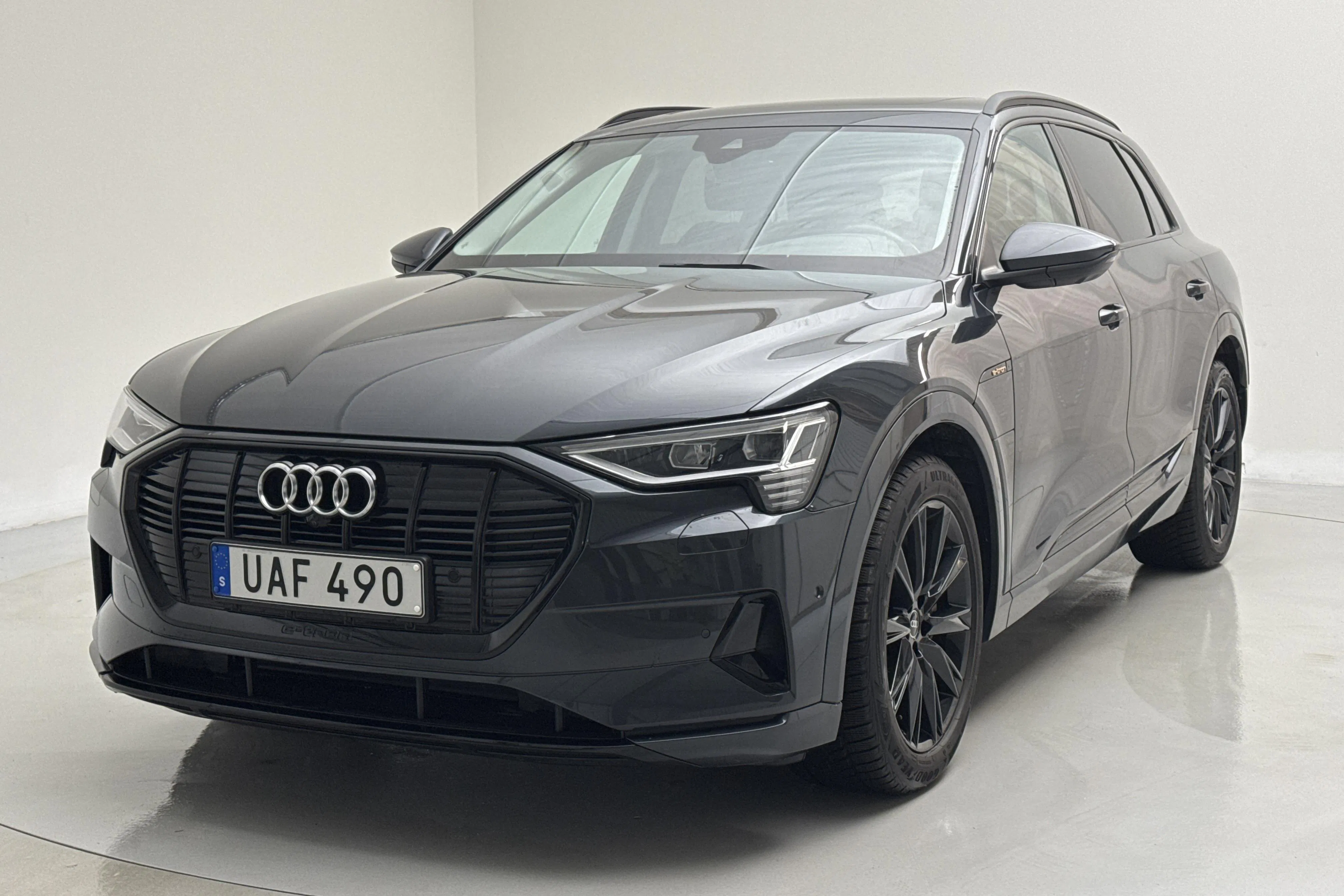 Audi e-tron 55 quattro 95kWh (360hk)