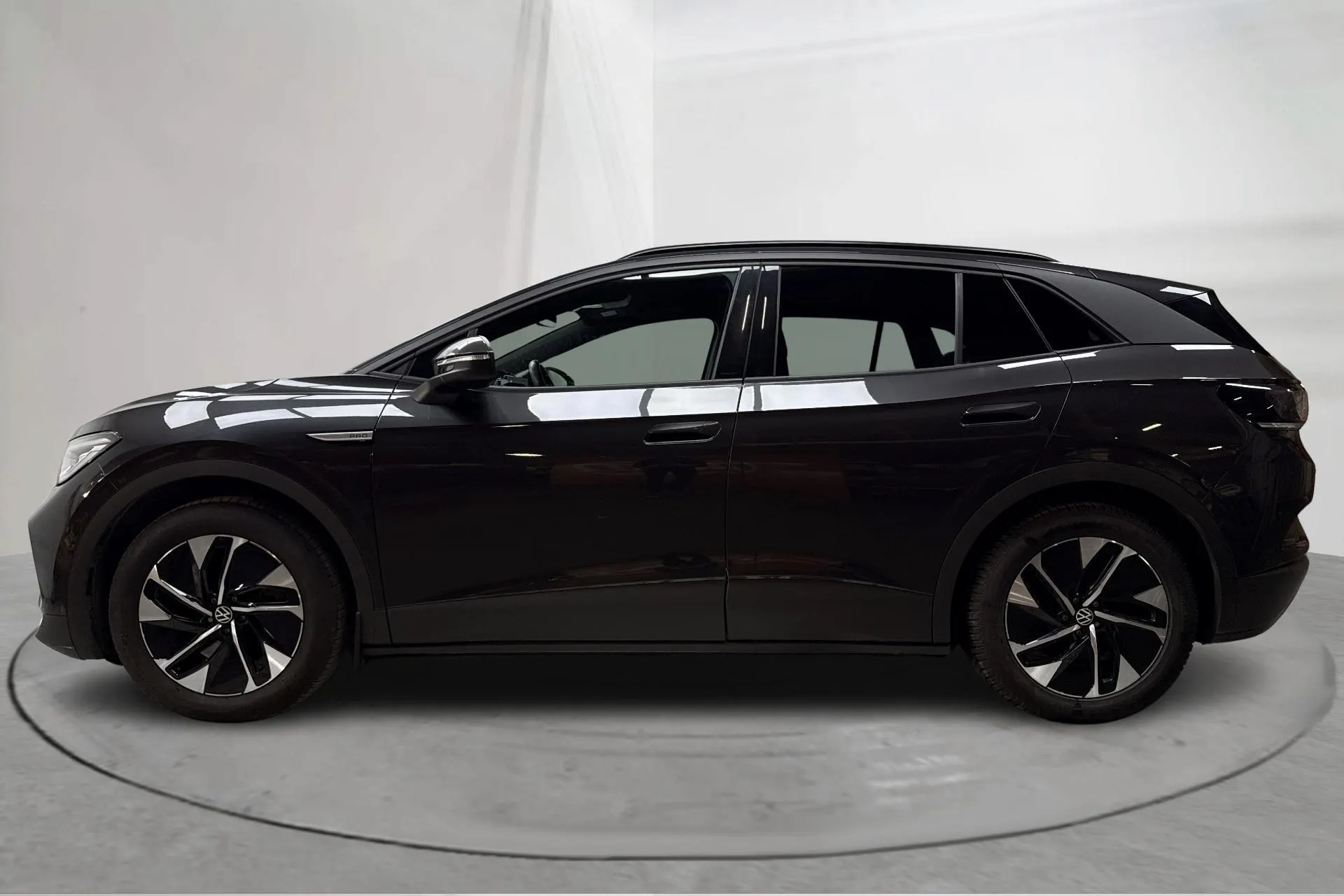 Presentationsfoto 2 av 18: VW ID.4 77kWh (204hk) - 4 695 mil - Automat - Dark Grey - 2021