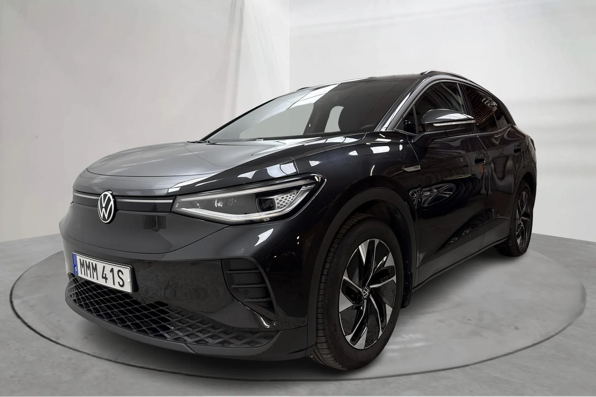 Presentationsfoto 1 av 18: VW ID.4 77kWh (204hk) - 4 695 mil - Automat - Dark Grey - 2021