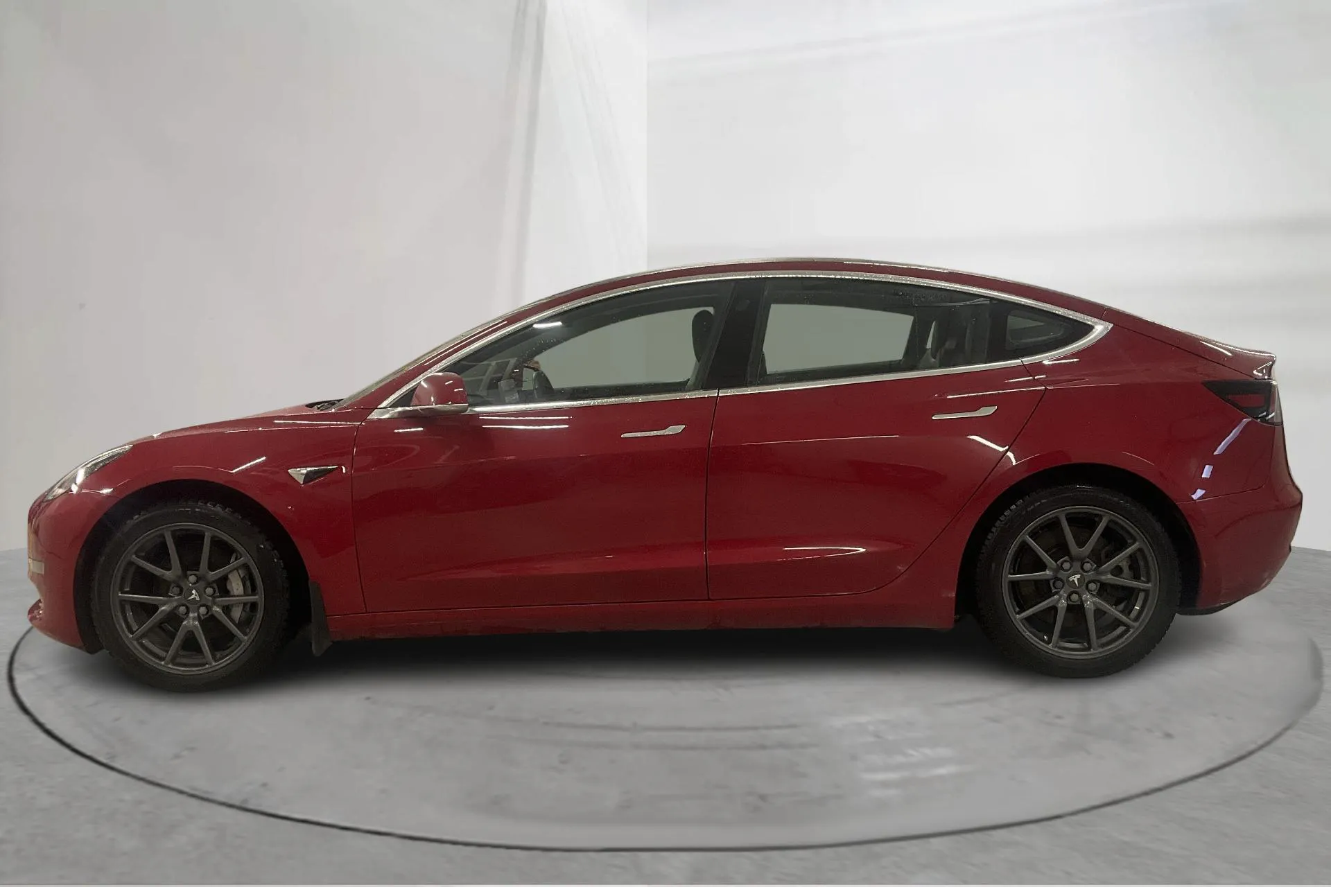 Presentationsfoto 2 av 26: Tesla Model 3 Long Range Dual Motor AWD - 10 455 mil - Automat - röd - 2020
