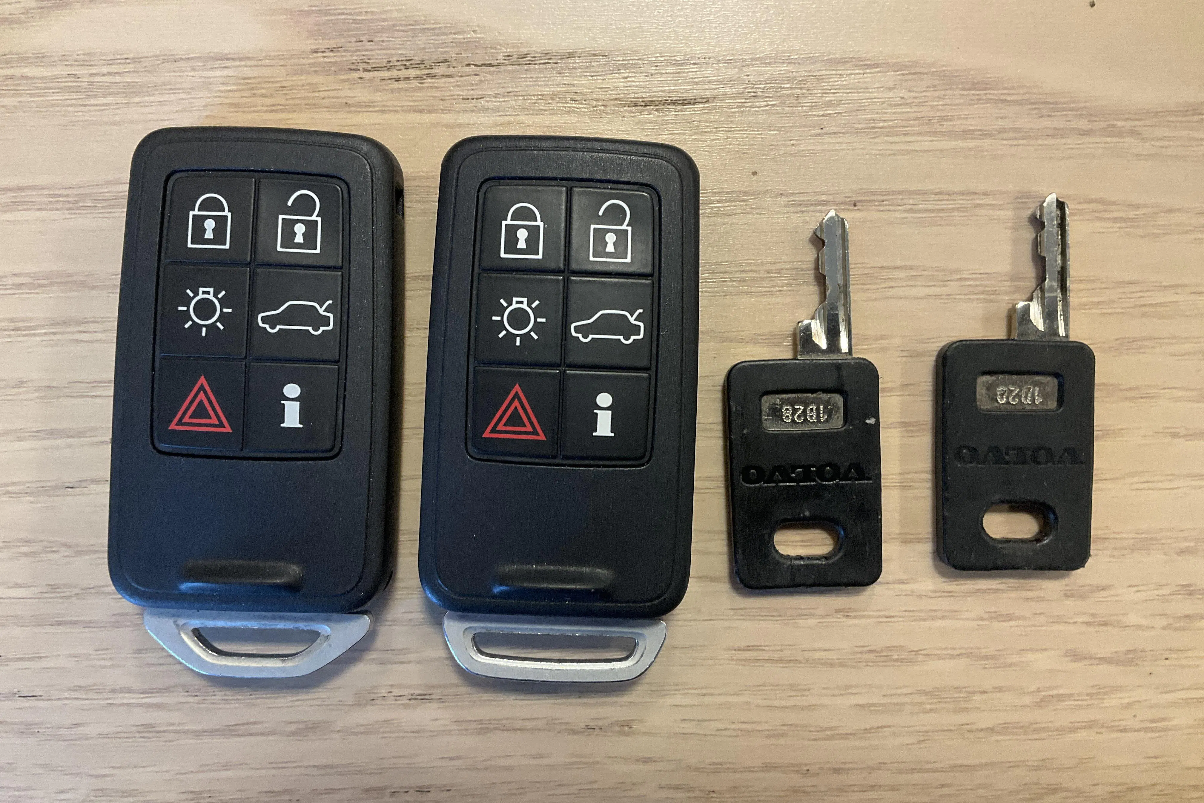 Presentationsfoto 14 av 14: Volvo V60 D4 (163hk) - 33 649 mil - Automat - blå - 2013