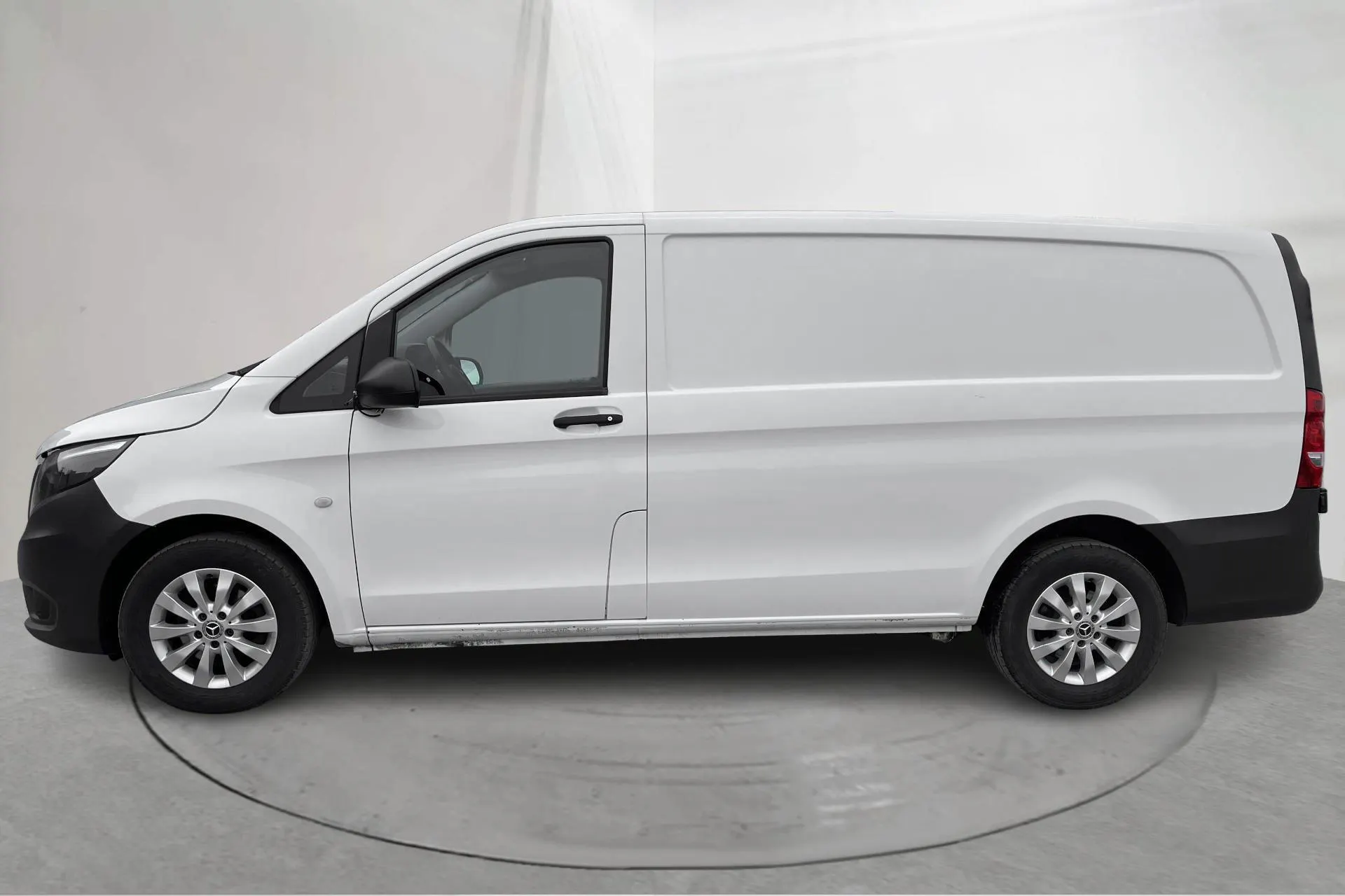 Presentationsfoto 2 av 16: Mercedes Vito 116 CDI W640 (163hk) - 22 343 mil - Automat - vit - 2020