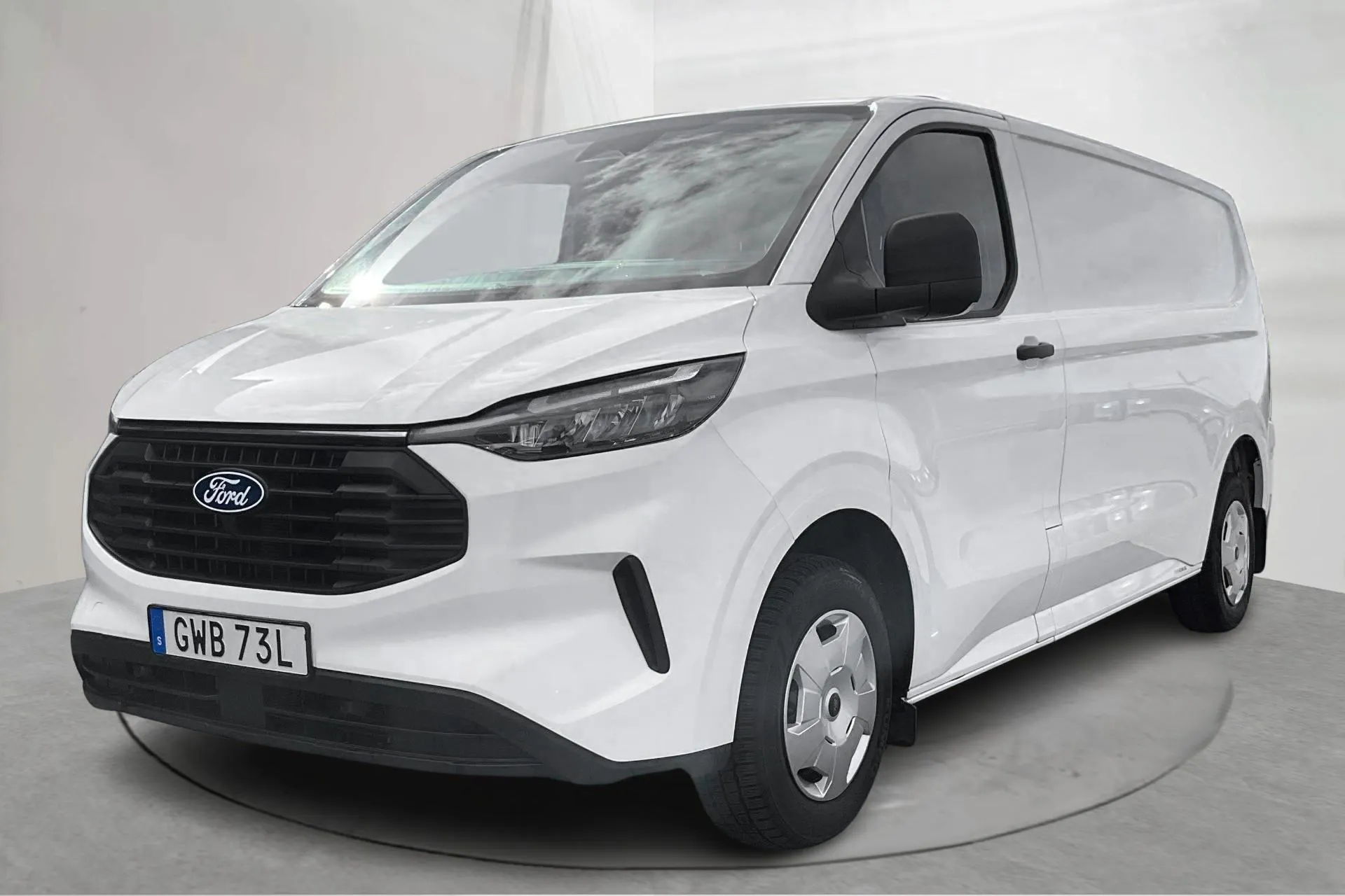 Presentation photo 1 of 17: Ford Transit Custom 320 2.0 EcoBlue (136hk) - 37 200 km - Automatic - white - 2024