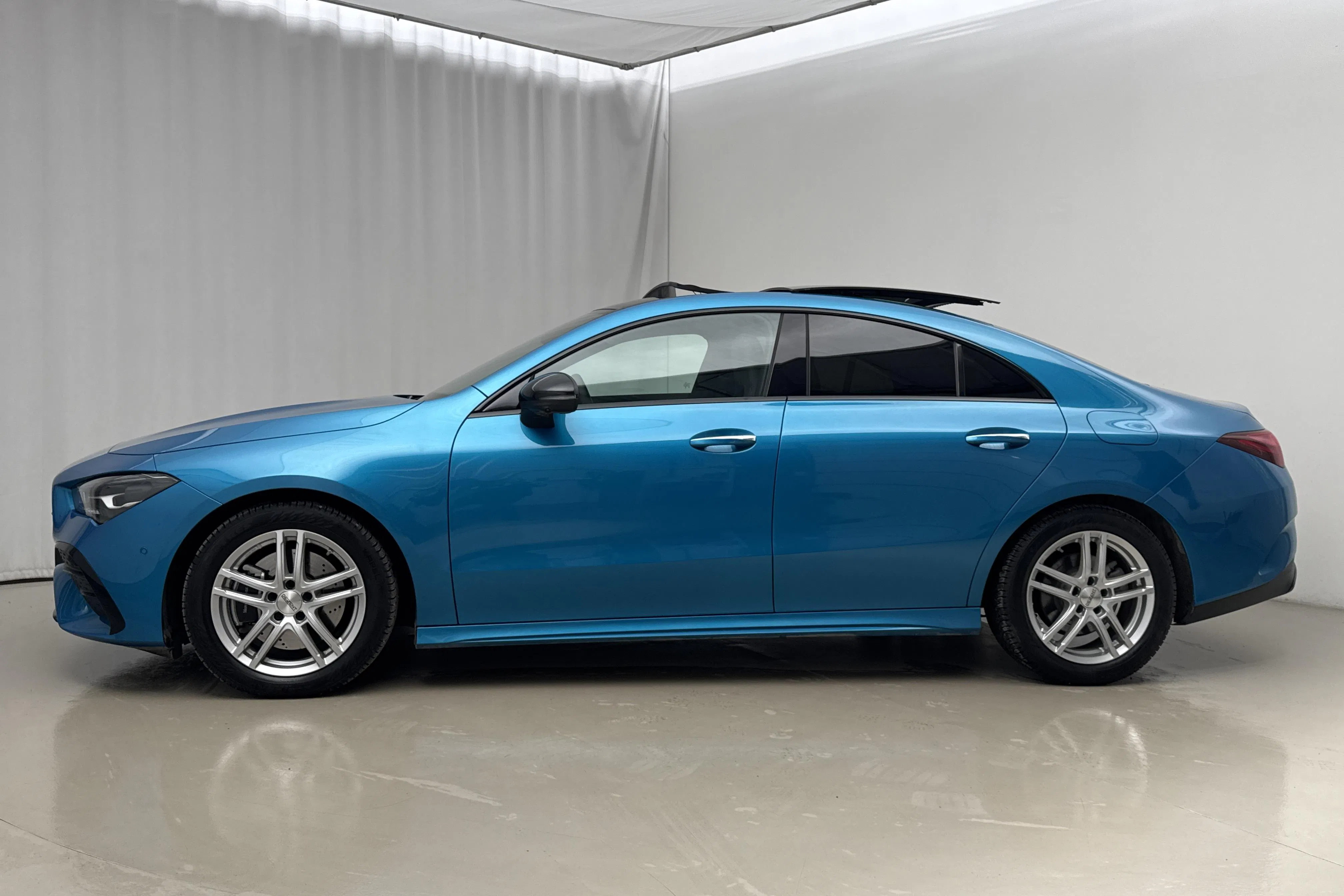 Presentation photo 2 of 23: Mercedes CLA 200 Coupé C118 (163hk) - 21 960 km - Automatic - blue - 2025
