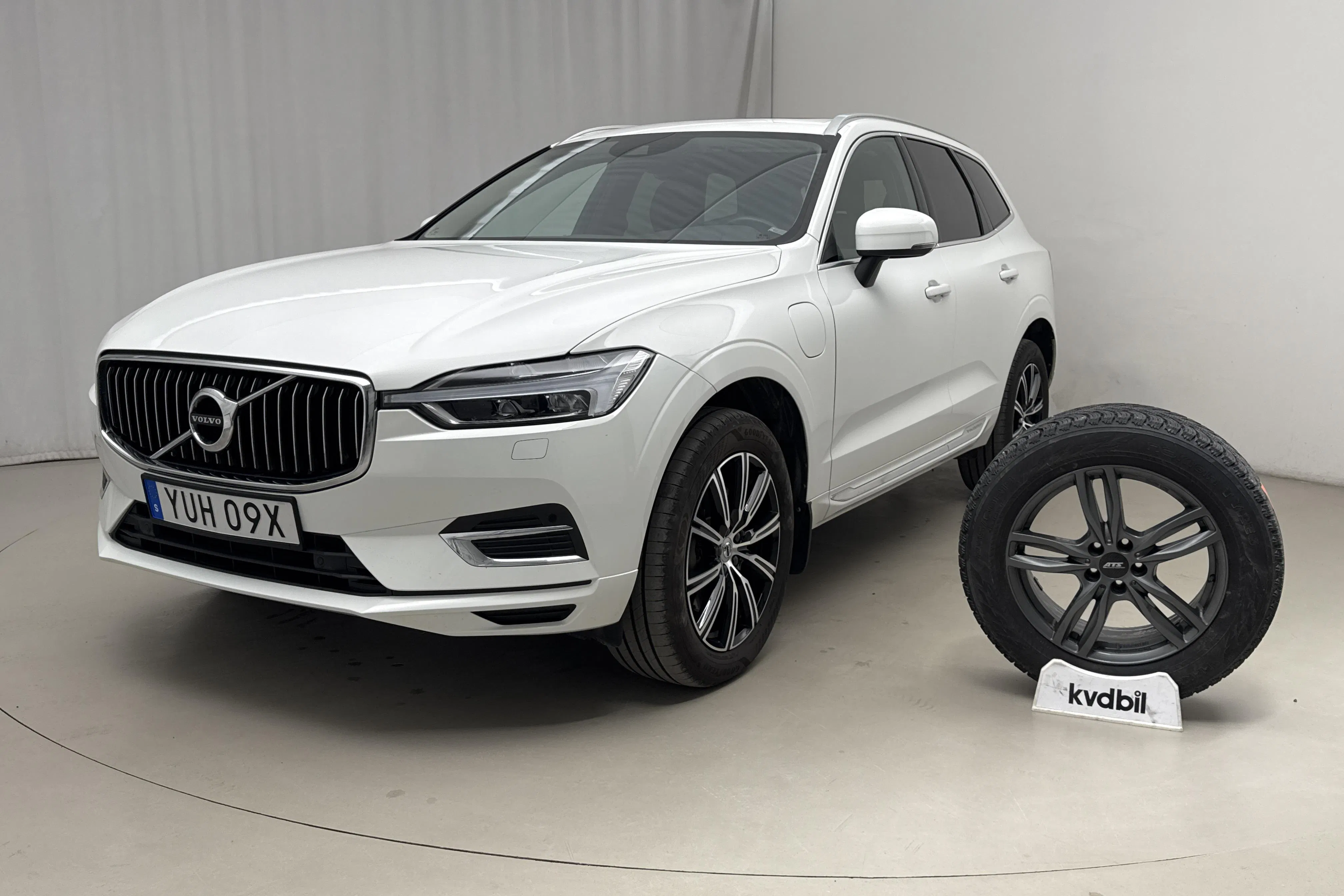 Presentationsfoto 1 av 23: Volvo XC60 T8 AWD Recharge (390hk) - 8 697 mil - Automat - vit - 2020