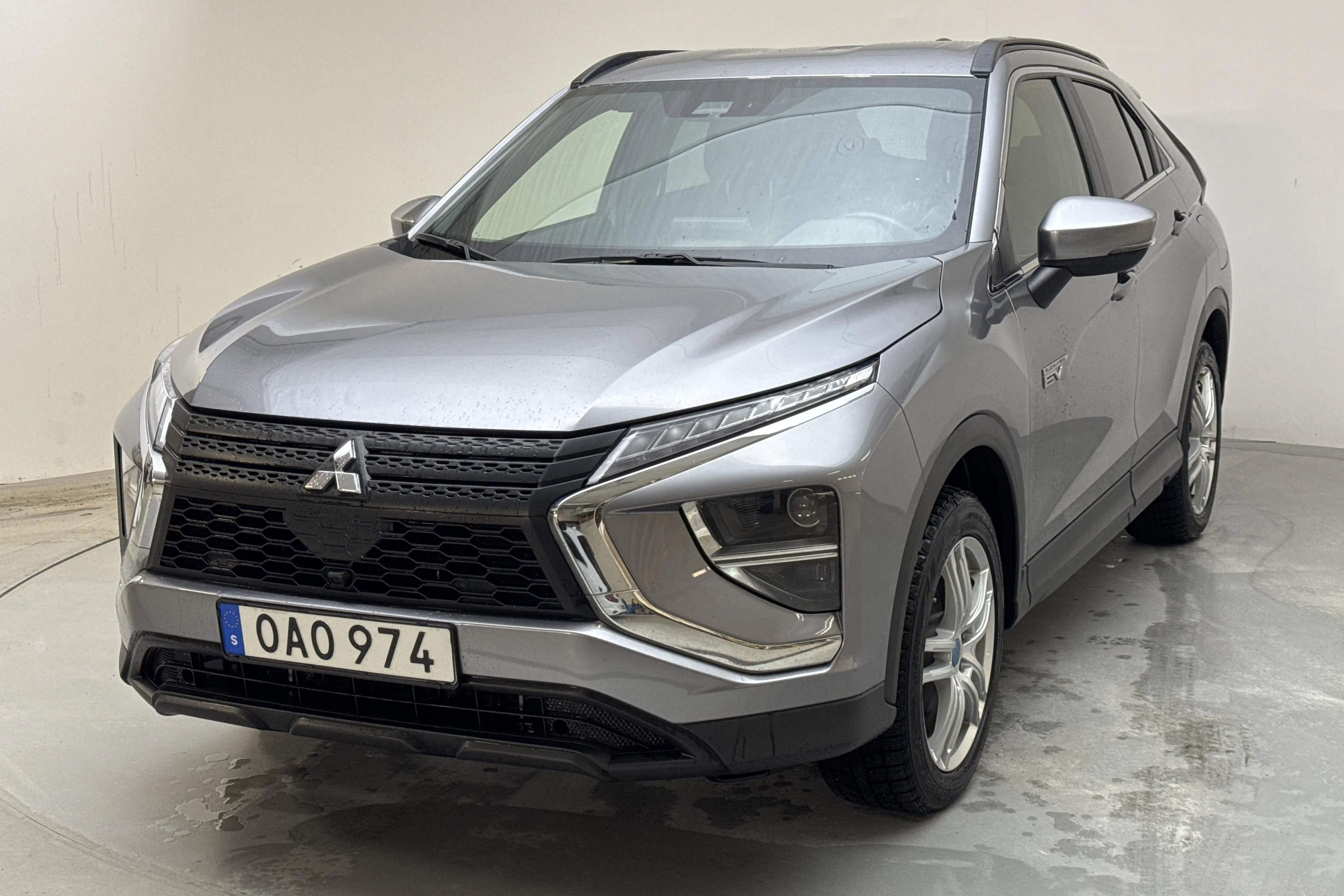 Presentationsfoto 1 av 16: Mitsubishi Eclipse Cross 2.4 PHEV 4WD (185hk) - 7 509 mil - Automat - grå - 2021