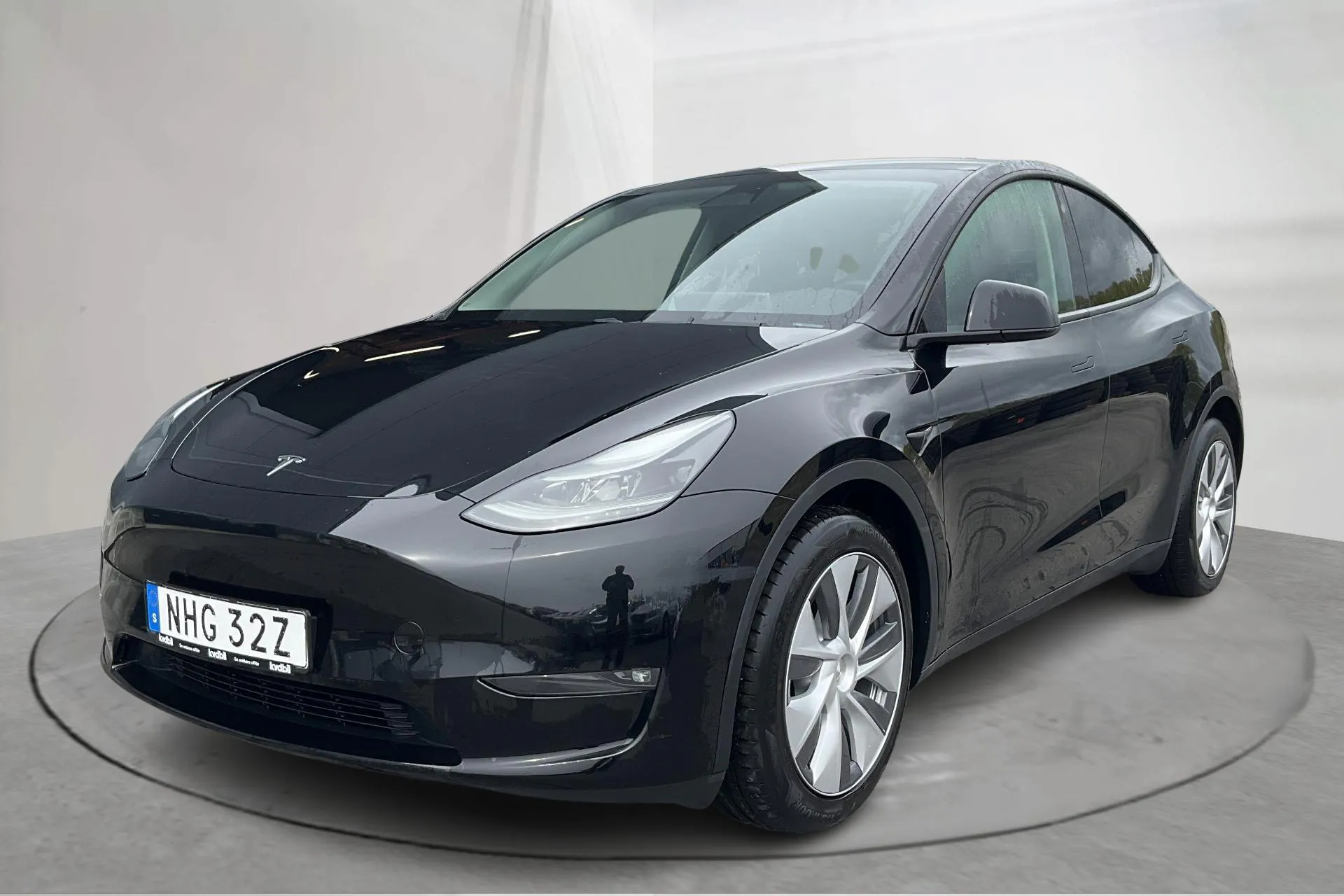 Presentationsfoto 1 av 23: Tesla Model Y Long Range Dual Motor AWD - 7 344 mil - Automat - svart - 2023
