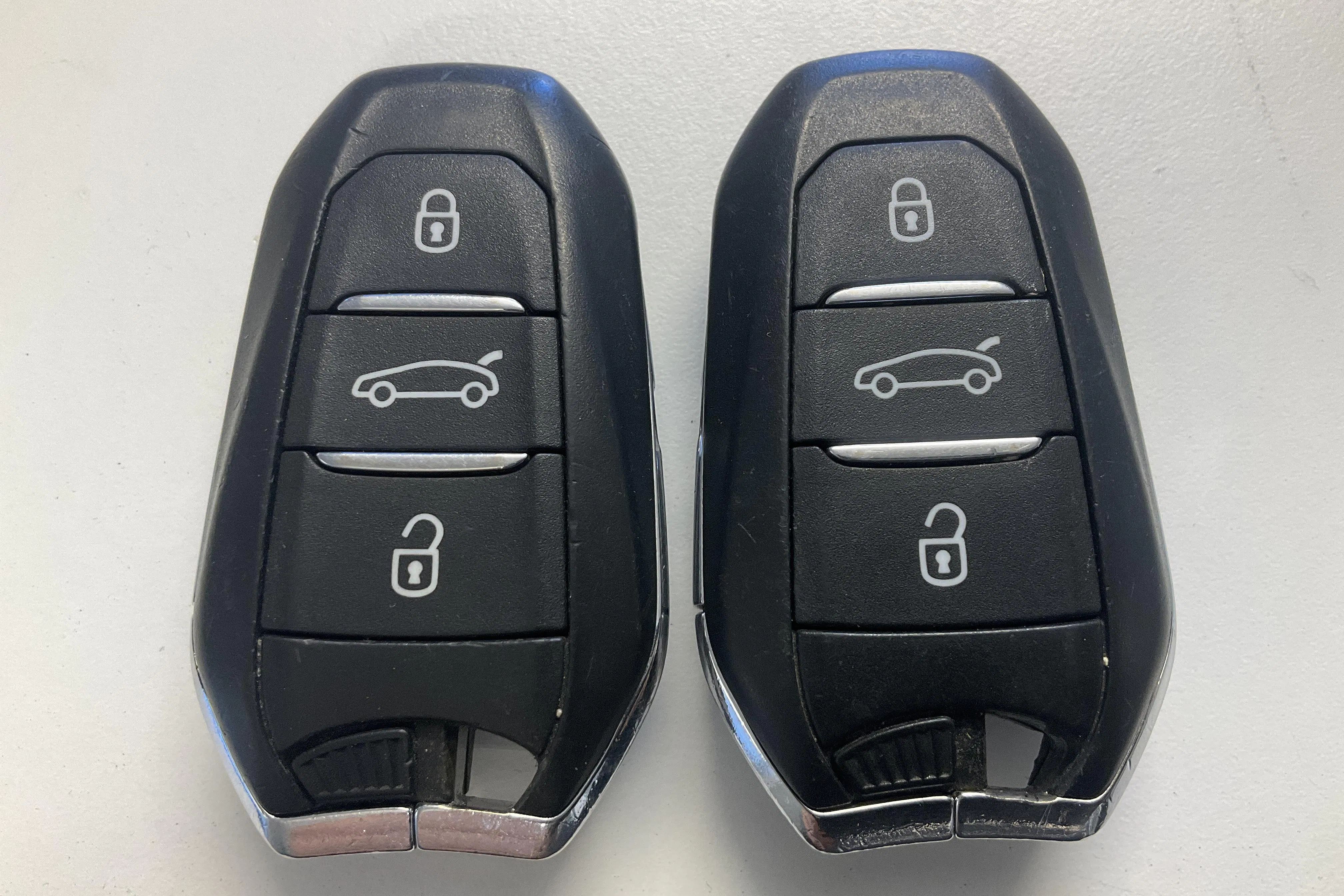 Presentation photo 17 of 17: Citroën DS5 2.0 BlueHDi (180hk) - 201 000 km - Automatic - white - 2015