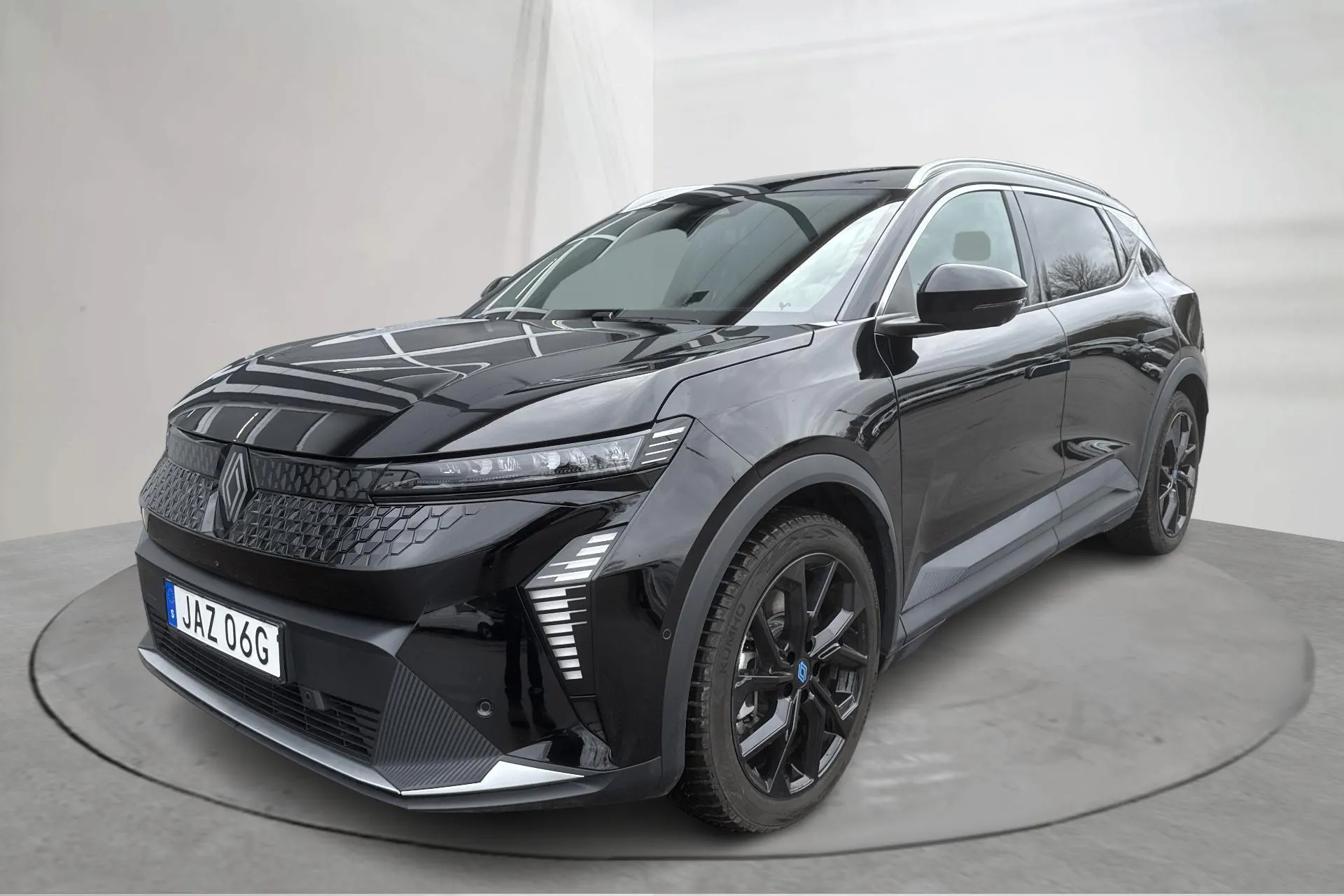 Presentationsfoto 1 av 18: Renault Scénic 87kWh E-Tech (220hk) - 781 mil - Automat - svart - 2024