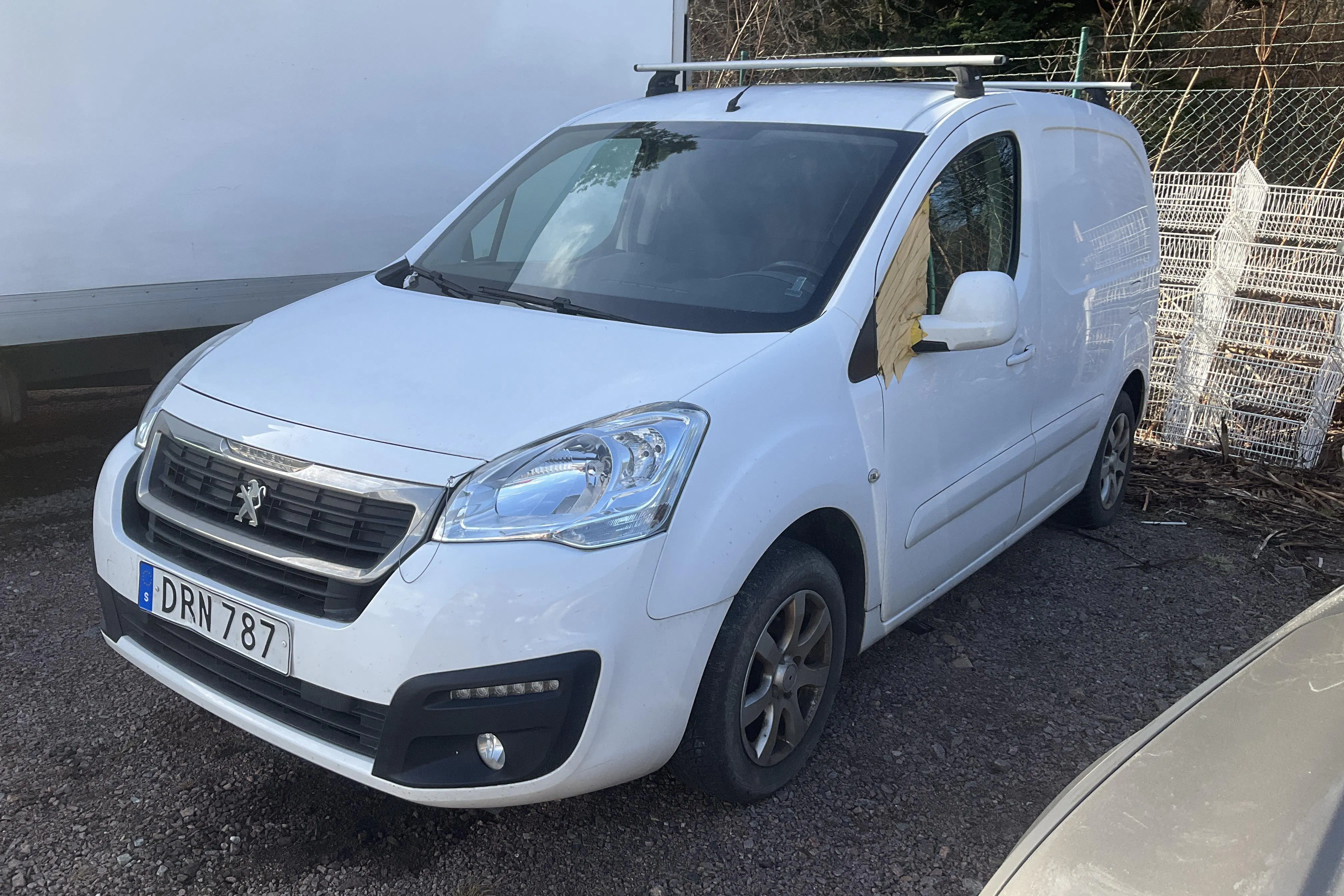 Presentation photo 1 of 11: Peugeot Partner 1.6 HDI Skåp (75hk) - 105 620 km - Manual - white - 2016