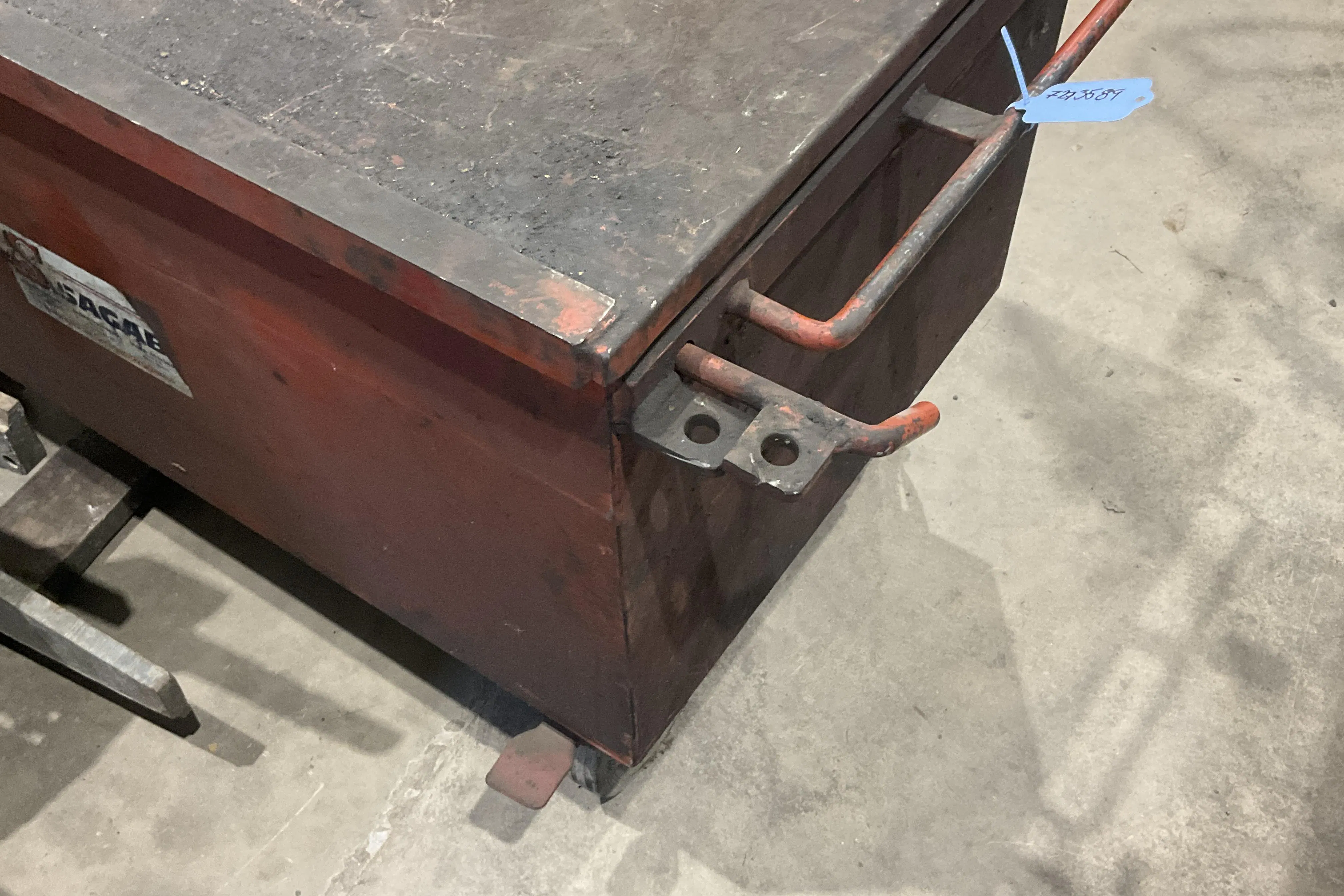 Presentationsfoto 10 av 10: Svetselektroder samt 2 st vinkelslipar + kapskivor - 0 km