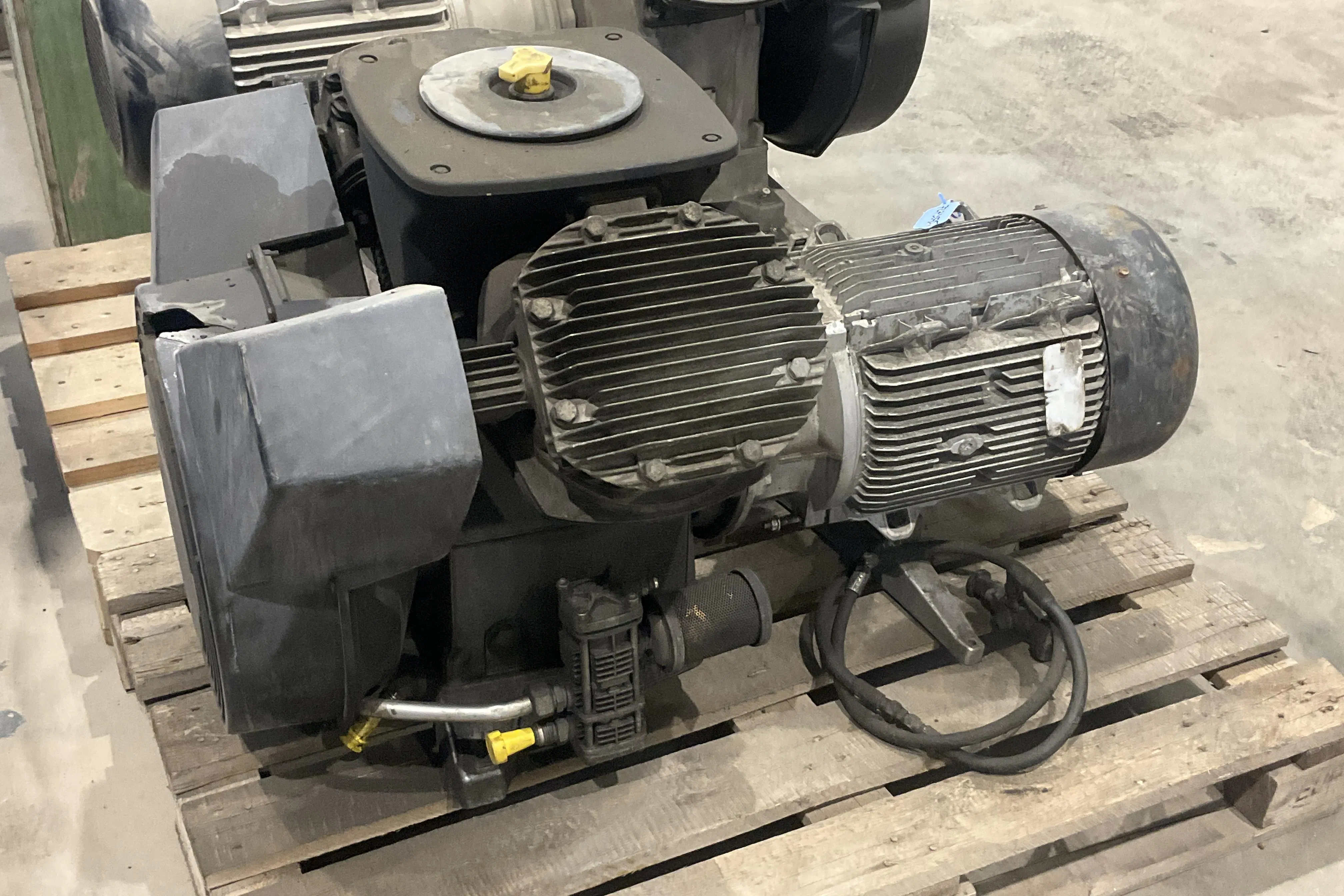 Presentationsfoto 1 av 13: Atlas Copco Airlet LE11, 2 st reservkompressorer - 0 km