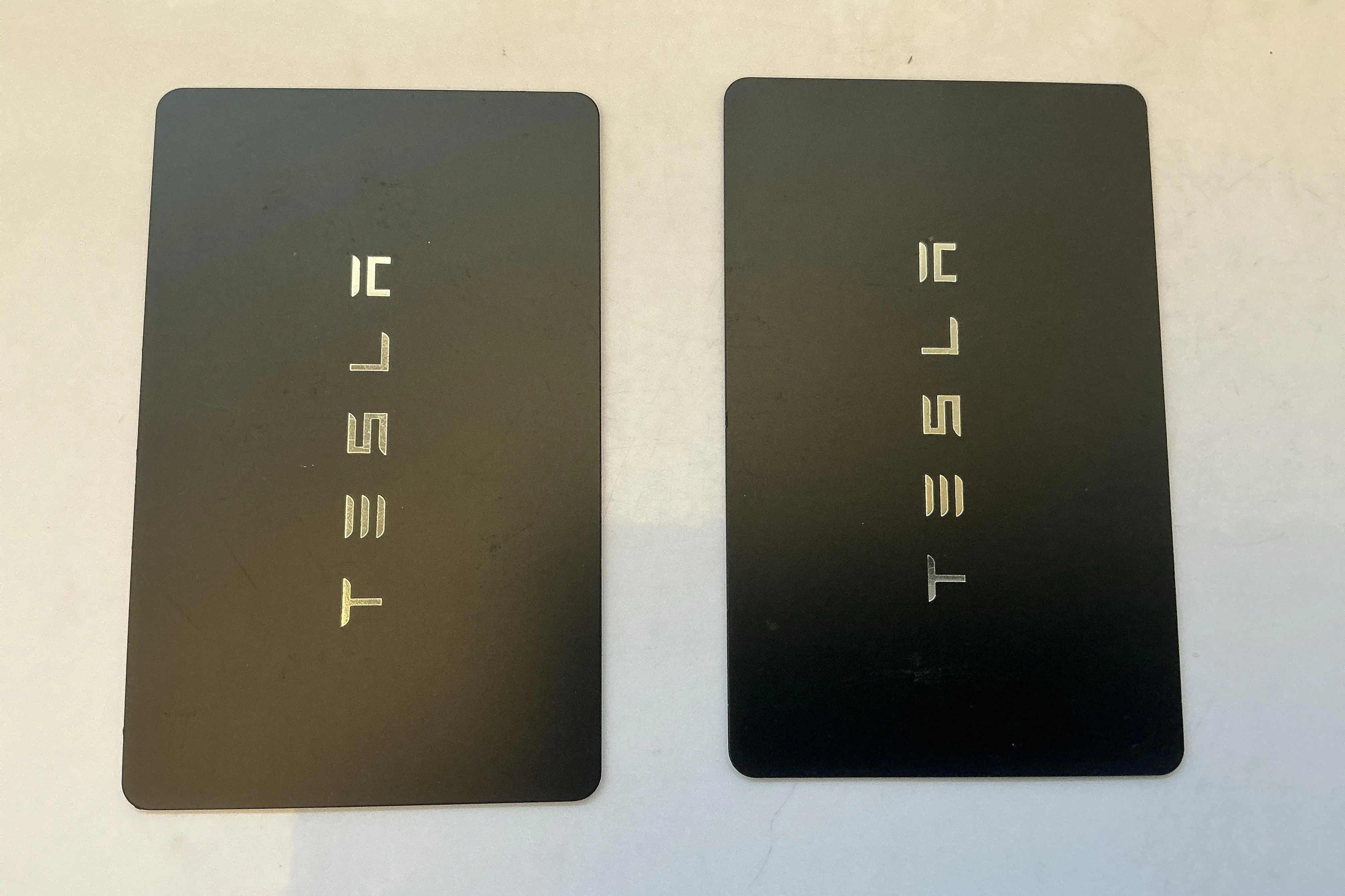 Präsentationsfoto 19 von 19: Tesla Model Y Performance Dual Motor AWD - 42 100 Kilometer - Verkaufsautomat - Weiß - 2024