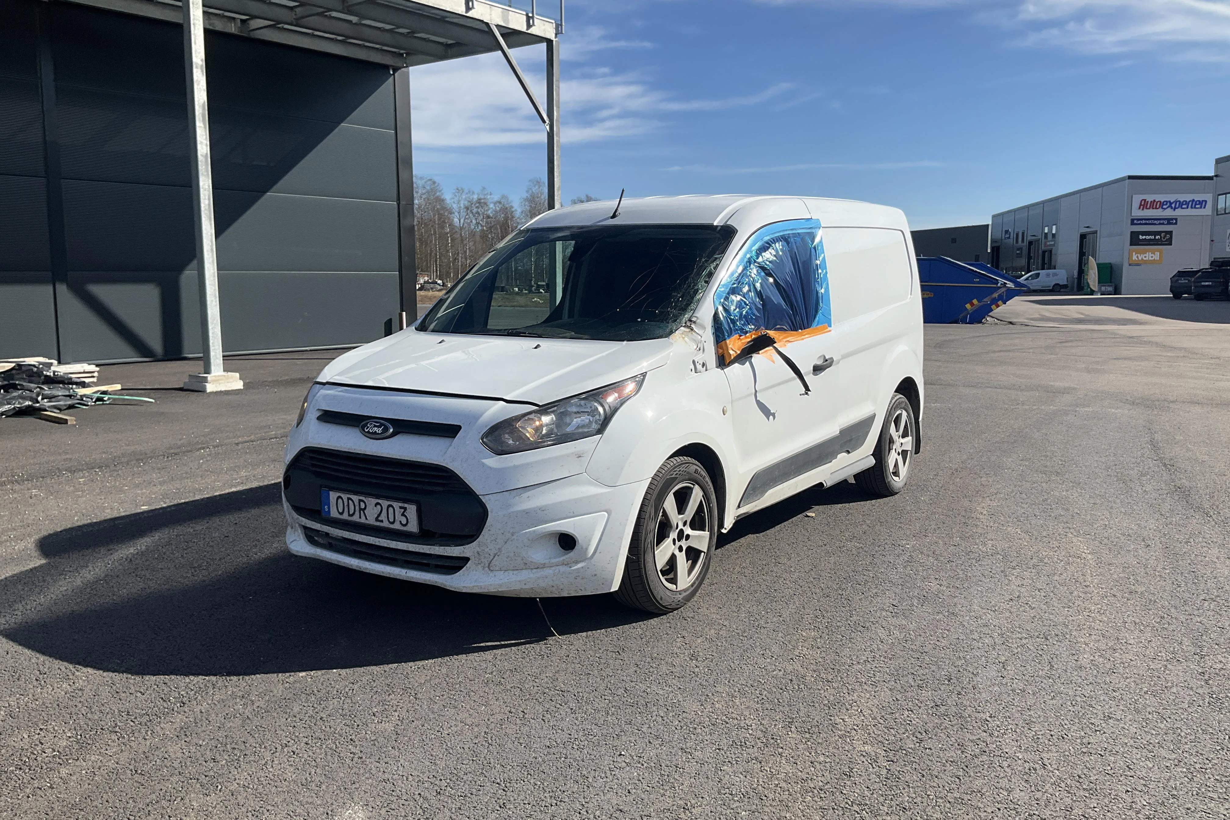 Presentation photo 1 of 12: Ford Transit Connect 1.5 TDCi (120hk) - 305 760 km - Automatic - white - 2016