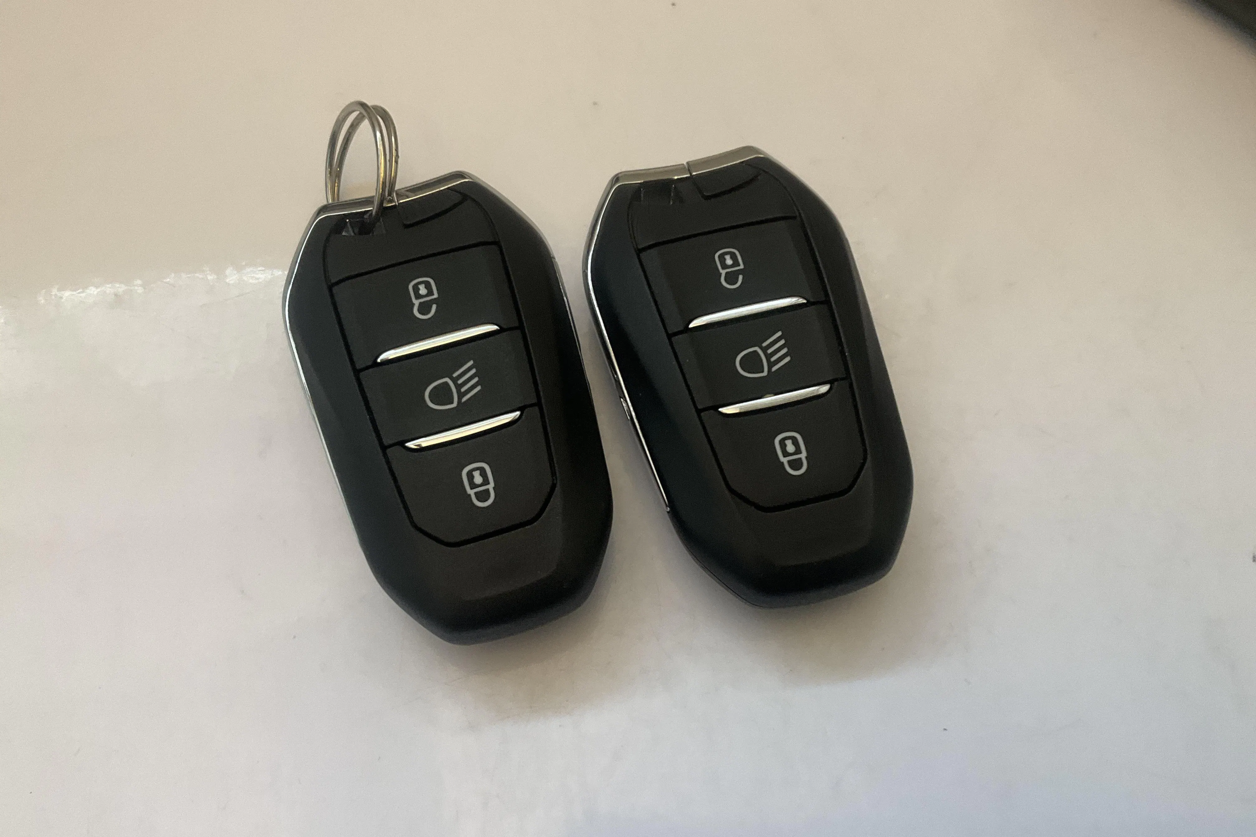 Presentationsfoto 12 av 12: Peugeot e-208 50kWh 5dr (136hk) - 980 mil - Automat - vit - 2022