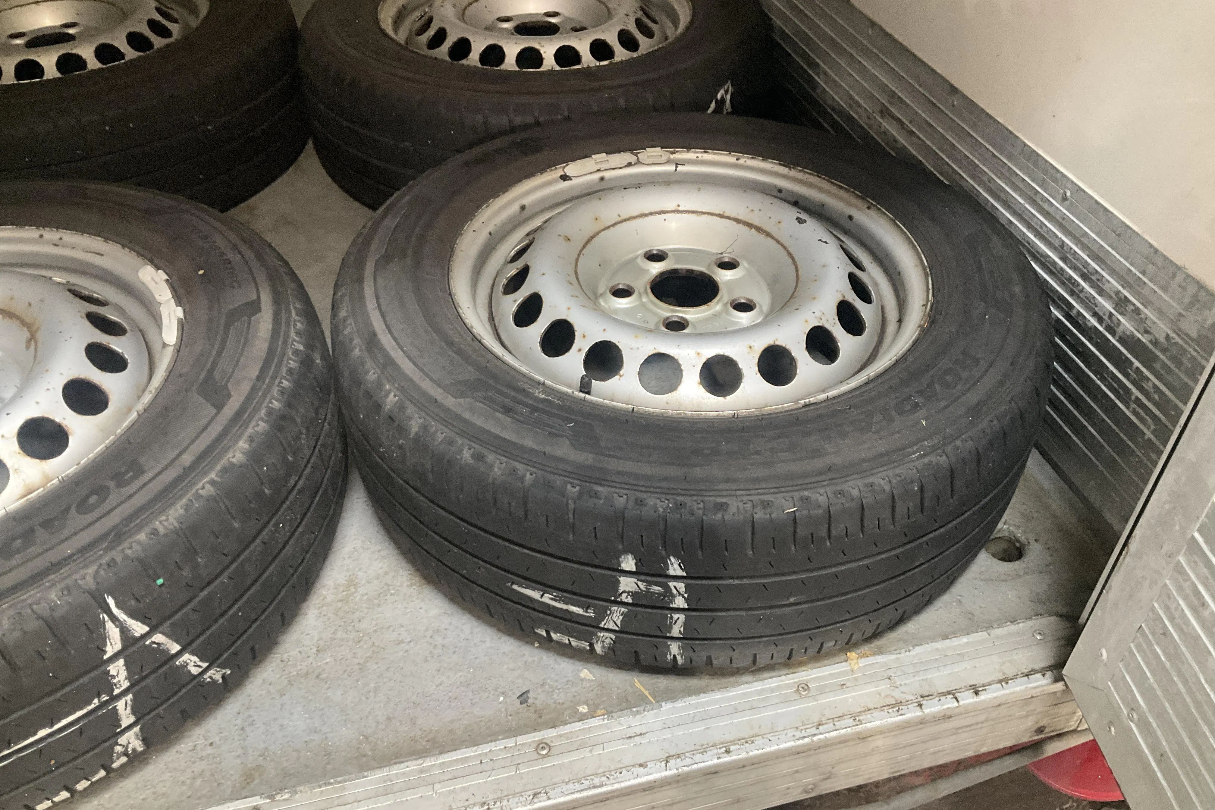 Presentation photo 14 of 14: VW Transporter T5 2.0 TDI Pickup (102hk) - 211 860 km - Manual - Dark Red - 2012