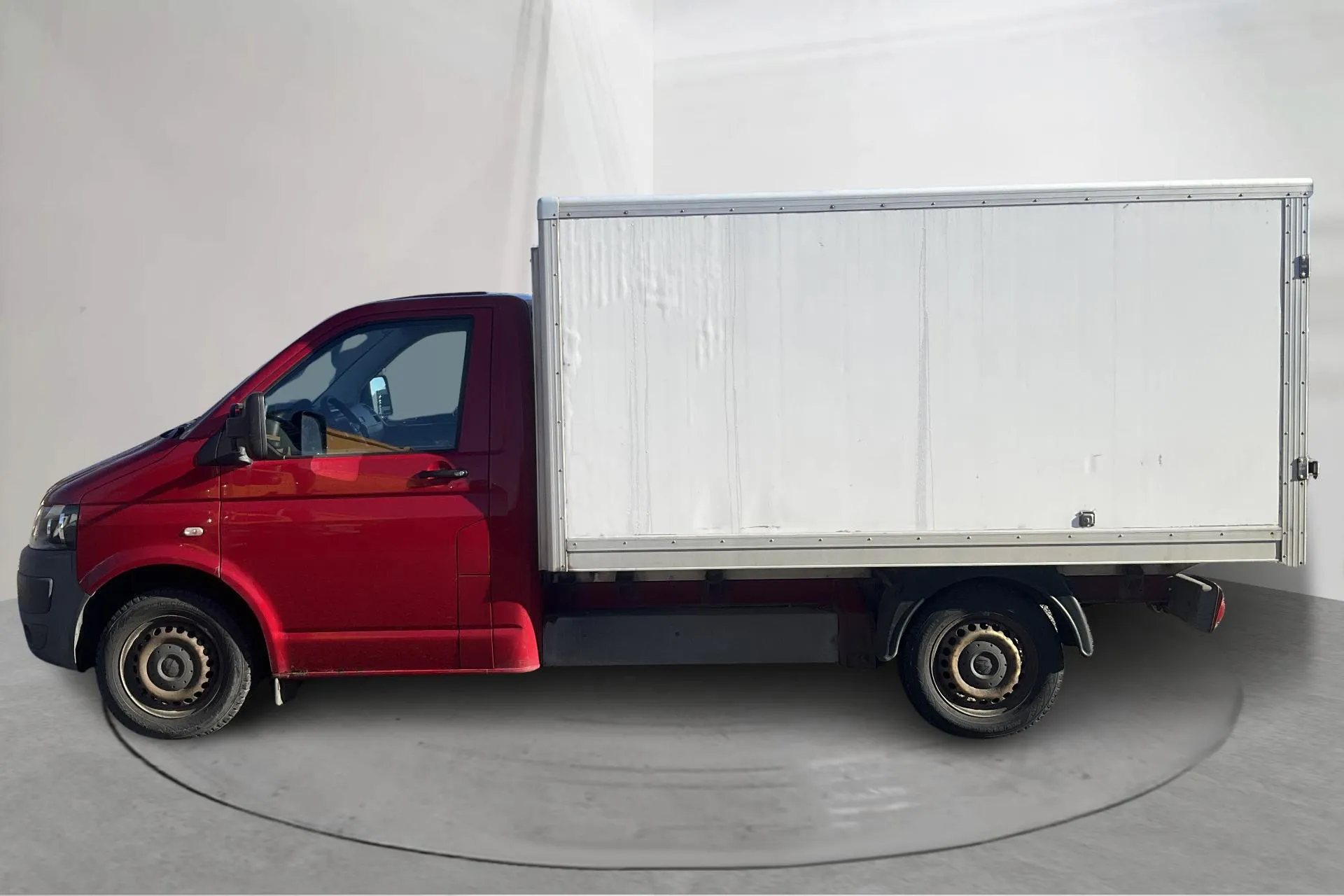 Presentation photo 2 of 14: VW Transporter T5 2.0 TDI Pickup (102hk) - 211 860 km - Manual - Dark Red - 2012