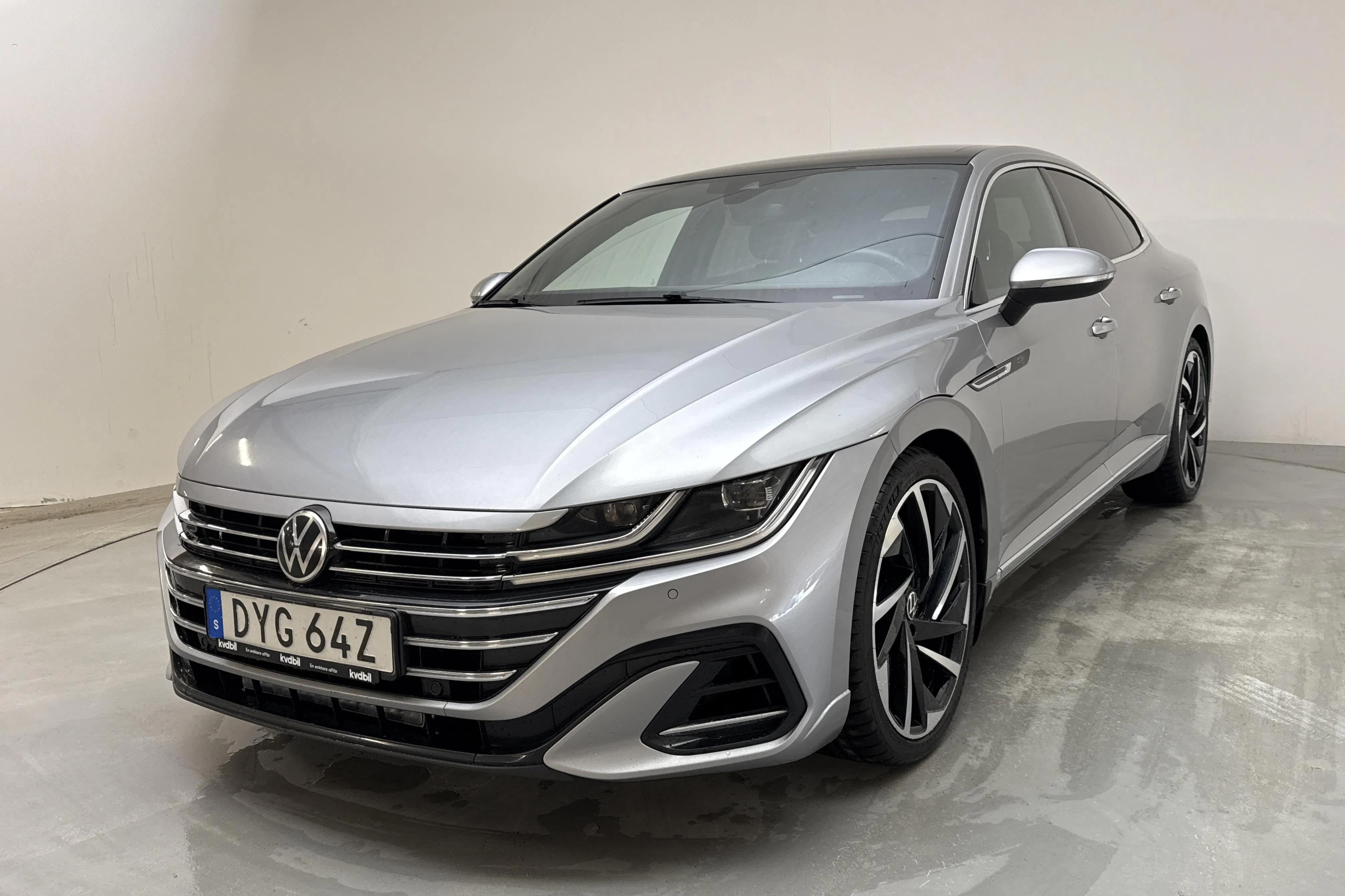 Presentation photo 1 of 21: VW Arteon 2.0 TDI 4MOTION (200hk) - 150 290 km - Automatic - silver - 2021
