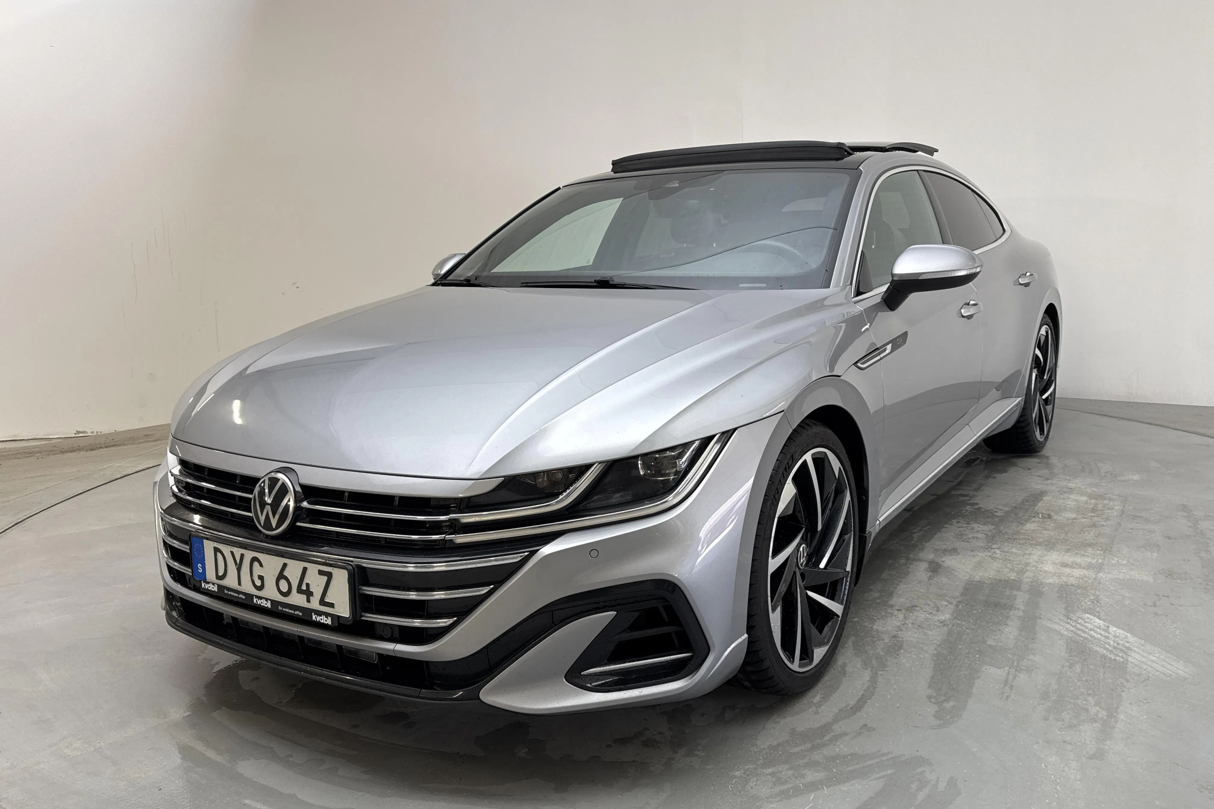 Presentation photo 2 of 21: VW Arteon 2.0 TDI 4MOTION (200hk) - 150 290 km - Automatic - silver - 2021