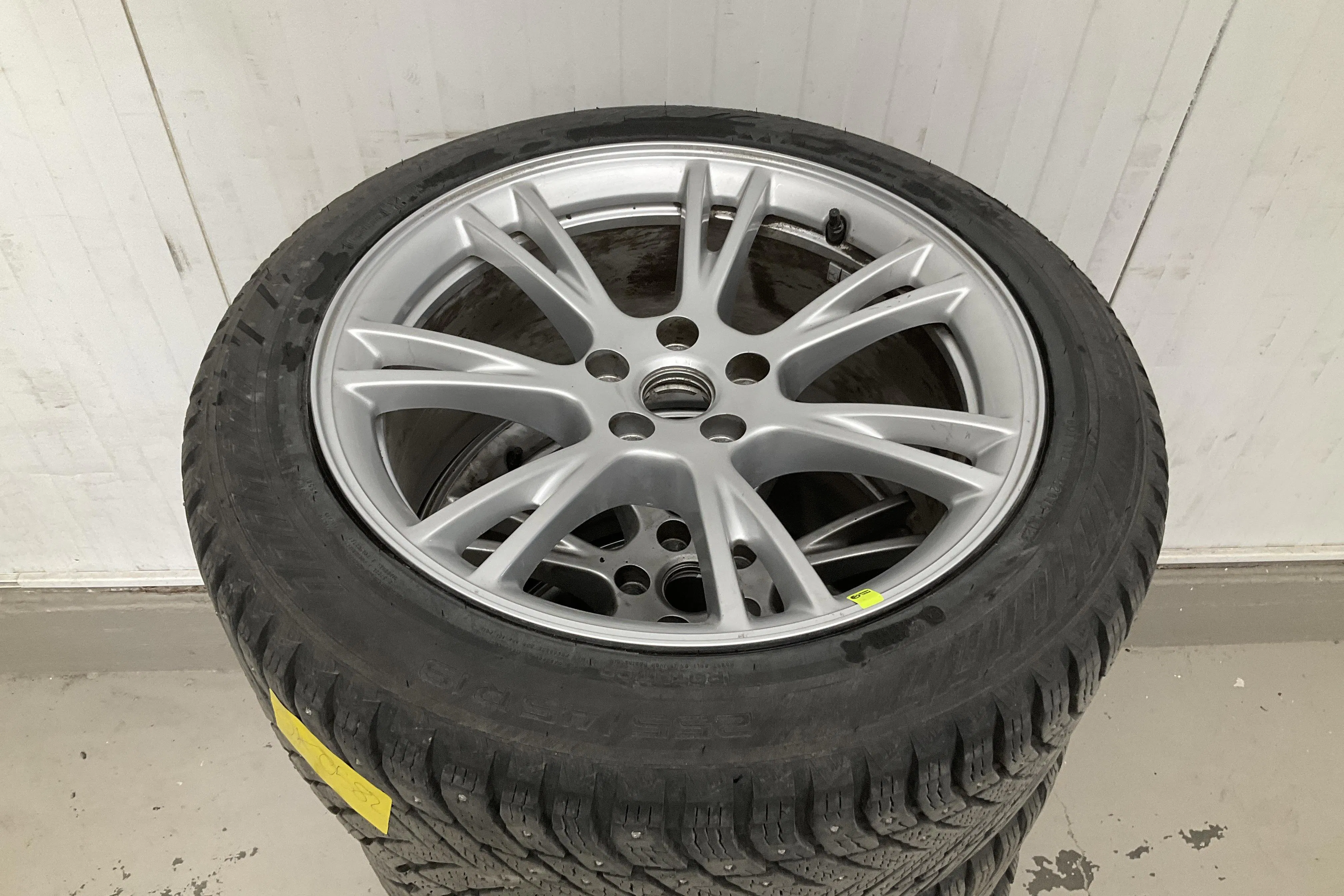 Presentationsfoto 21 av 21: Tesla Model Y Long Range Dual Motor AWD - 2 848 mil - Automat - vit - 2023