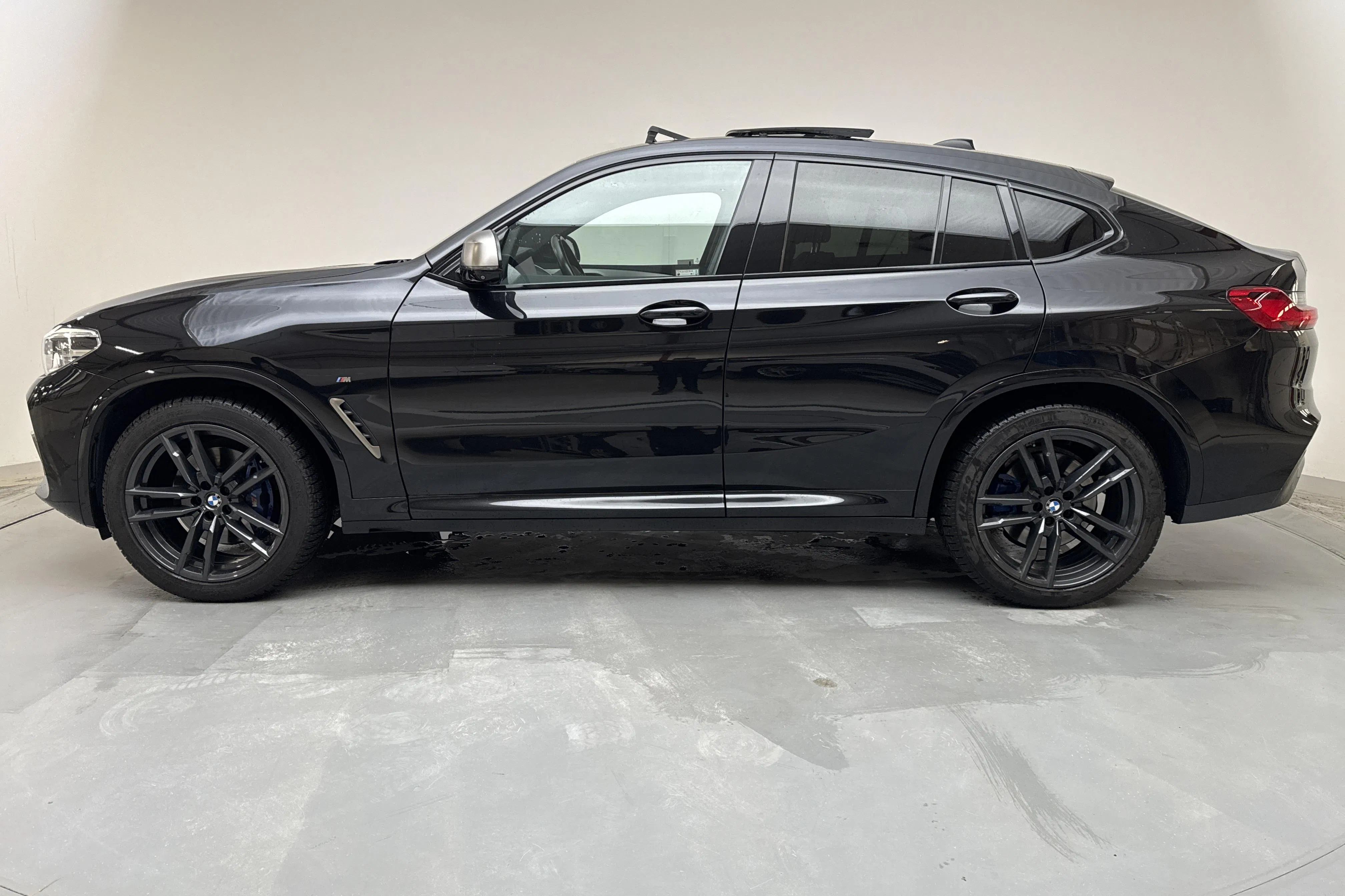 Presentation photo 2 of 21: BMW X4 M40d, G02 (326hk) - 89 280 km - Automatic - black - 2019
