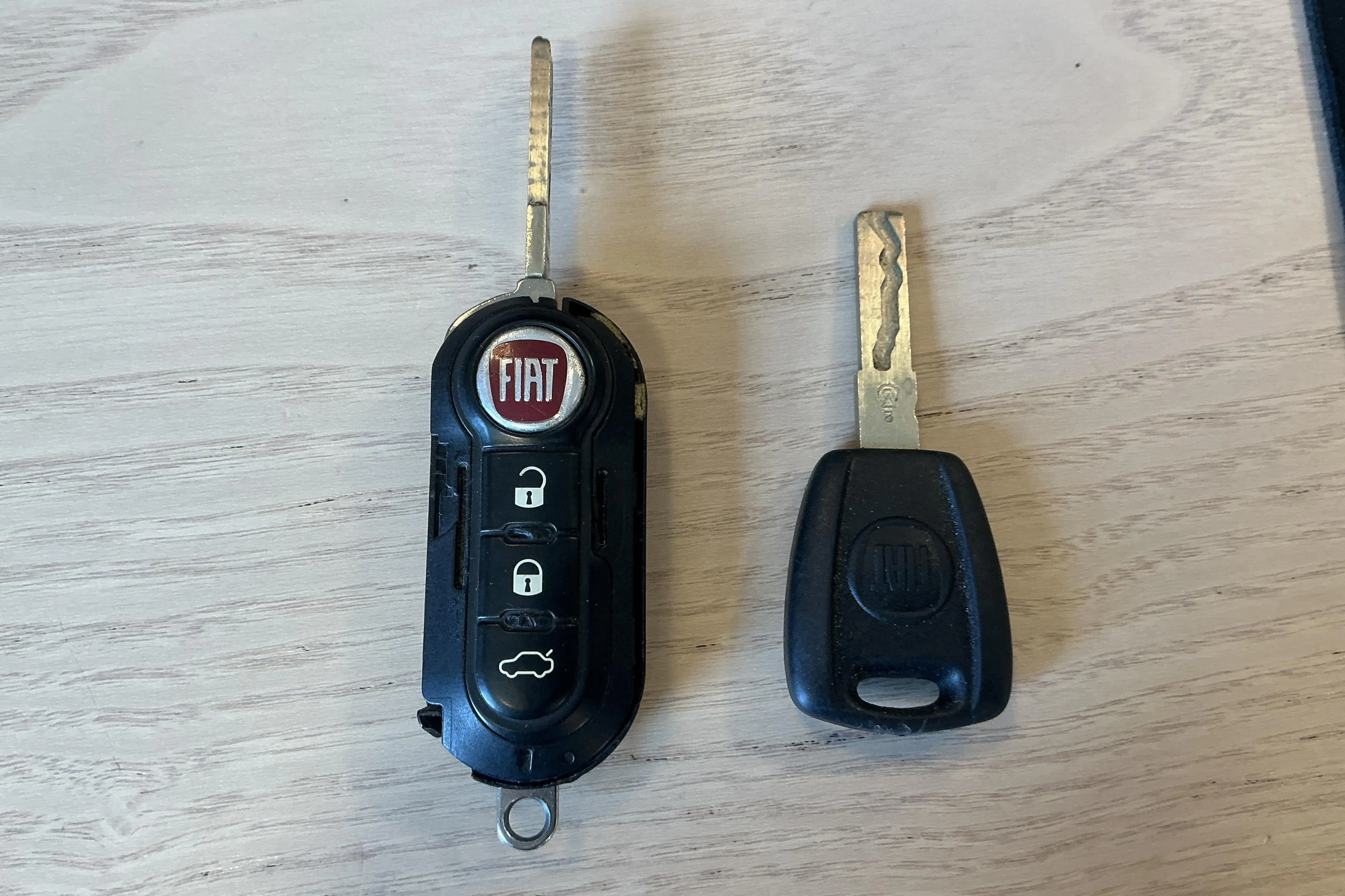 Presentation photo 14 of 14: Fiat 500C 1.4 (100hk) - 90 510 km - Manual - gray - 2010