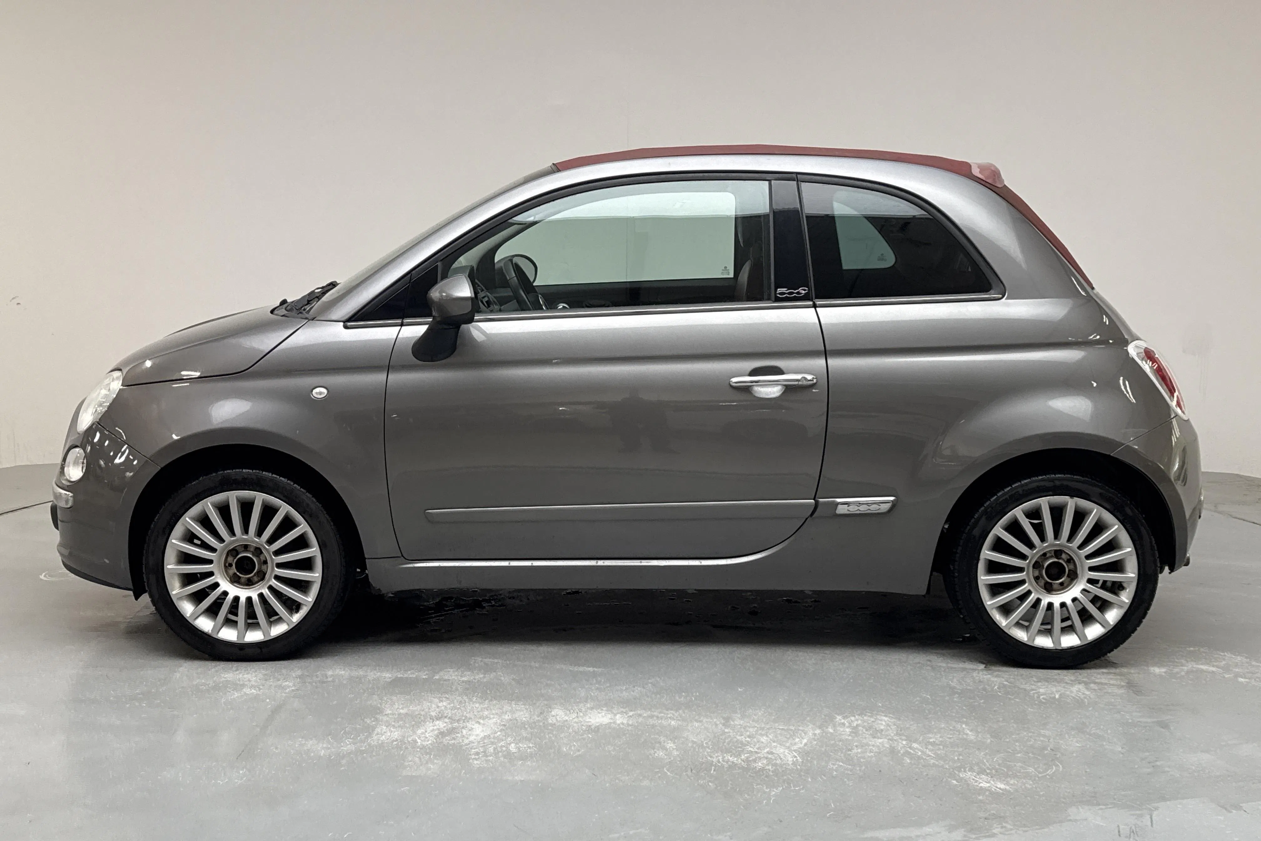 Presentation photo 2 of 14: Fiat 500C 1.4 (100hk) - 90 510 km - Manual - gray - 2010