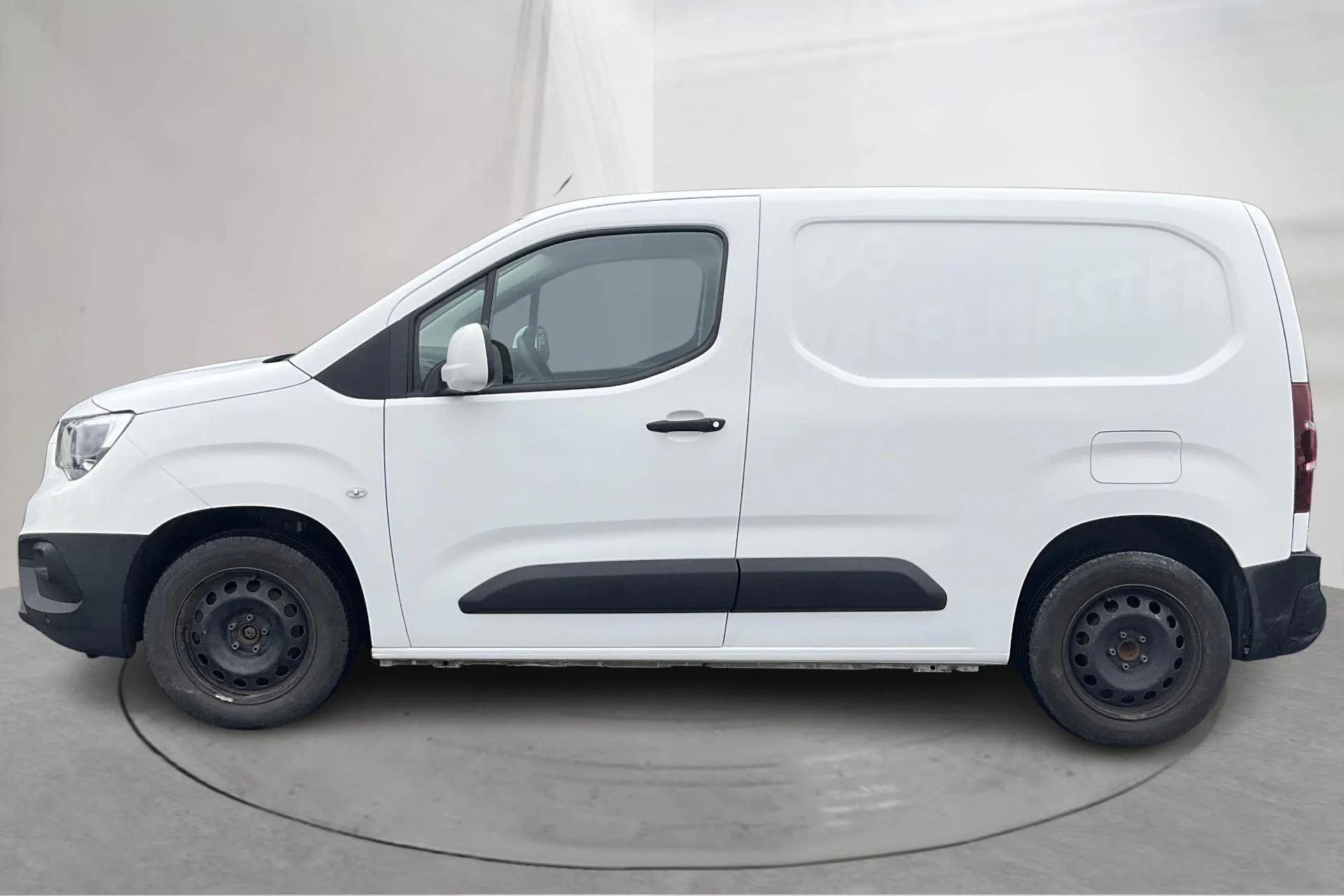 Presentationsfoto 2 av 17: Opel Combo 1.5 CDTI Skåp (100hk) - 5 594 mil - Manuell - vit - 2020