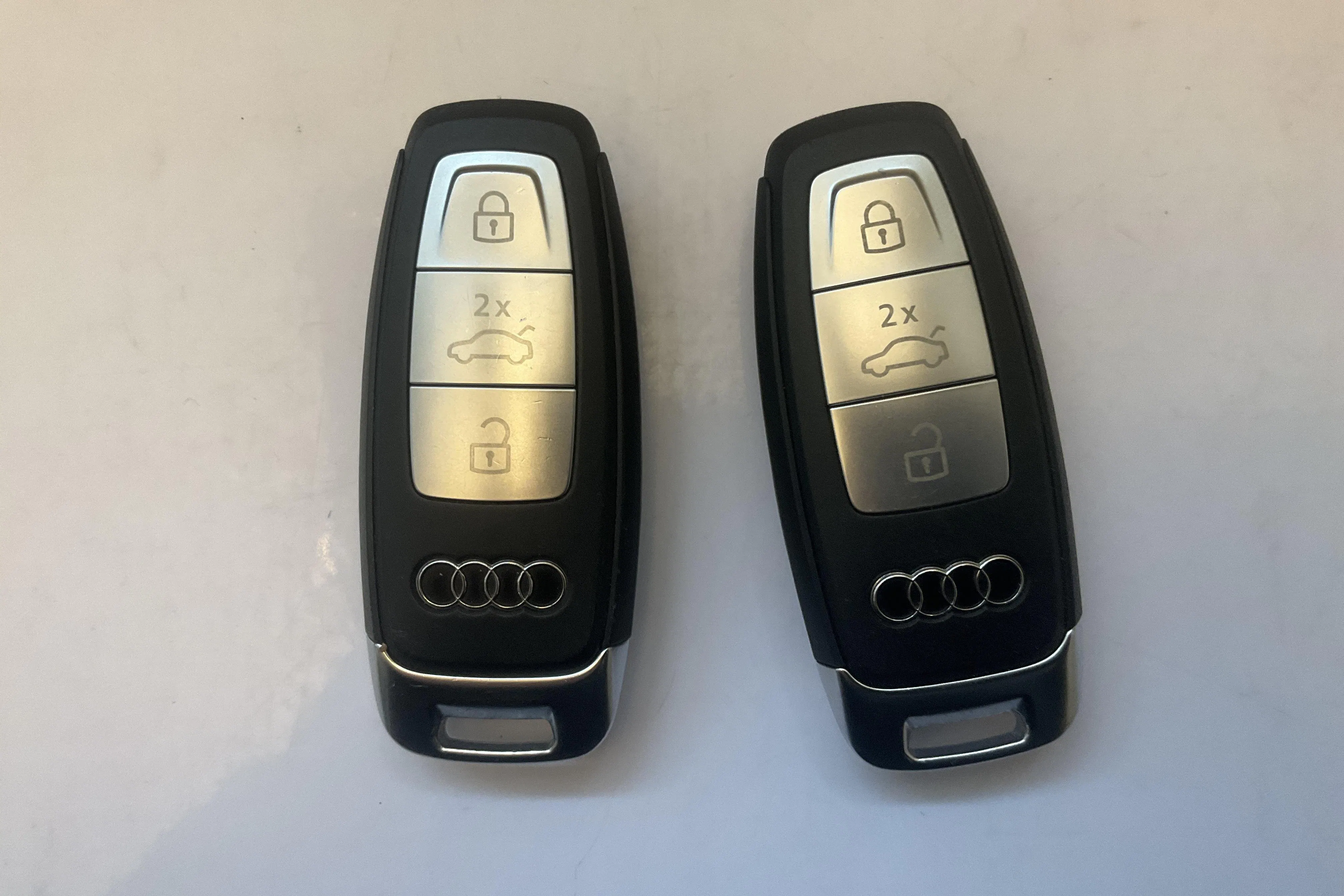 Presentation photo 18 of 18: Audi Q4 50 e-tron quattro 77kWh (299hk) - 47 330 km - Automatic - gray - 2023