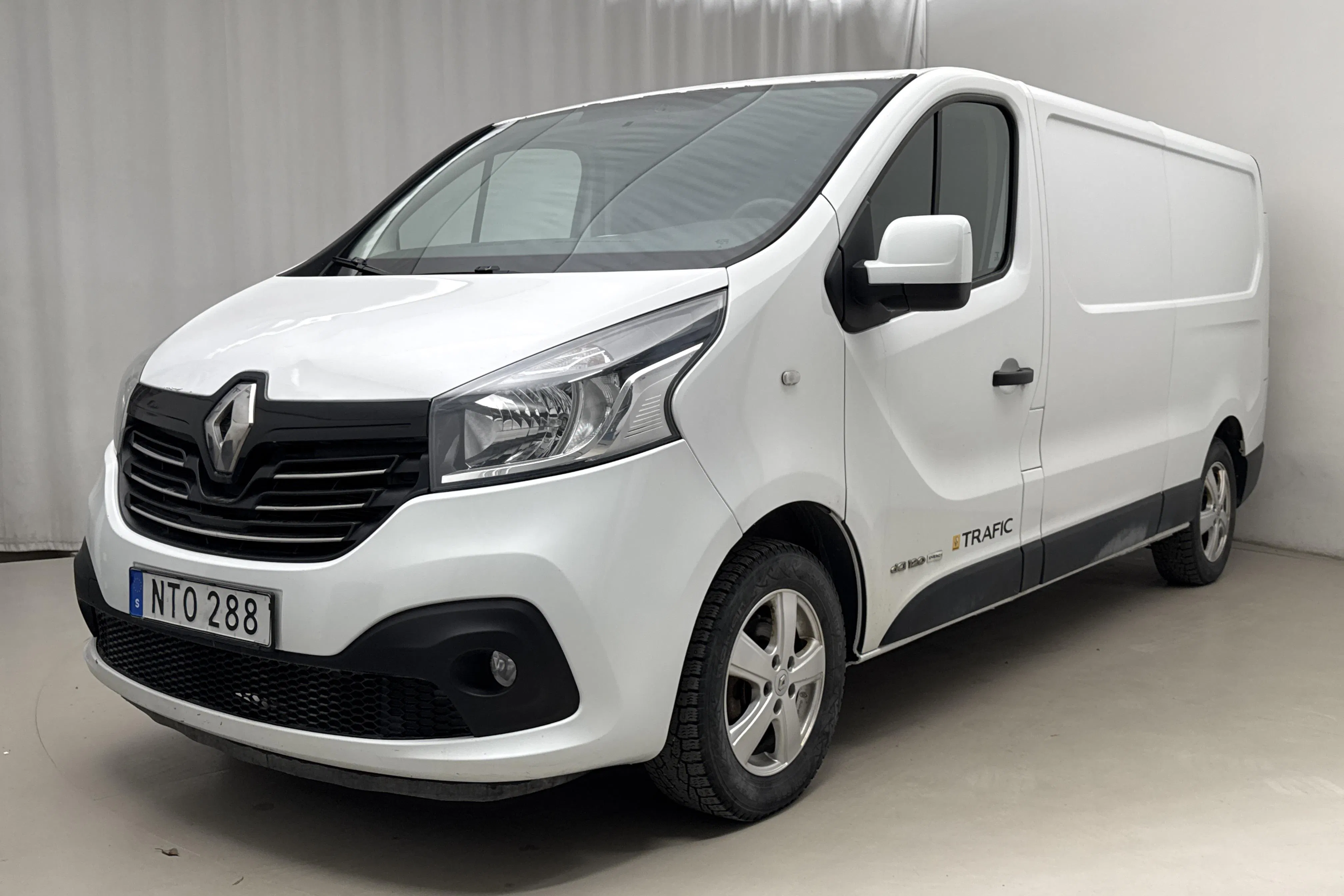 Presentationsfoto 1 av 18: Renault Trafic 1.6 dCi Skåp (120hk) - 18 219 mil - Manuell - vit - 2015