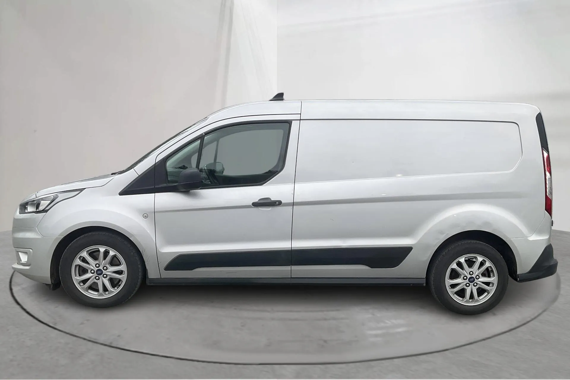 Presentationsfoto 2 av 13: Ford Transit Connect 1.5 EcoBlue (100hk) - 14 616 mil - Automat - grå - 2021