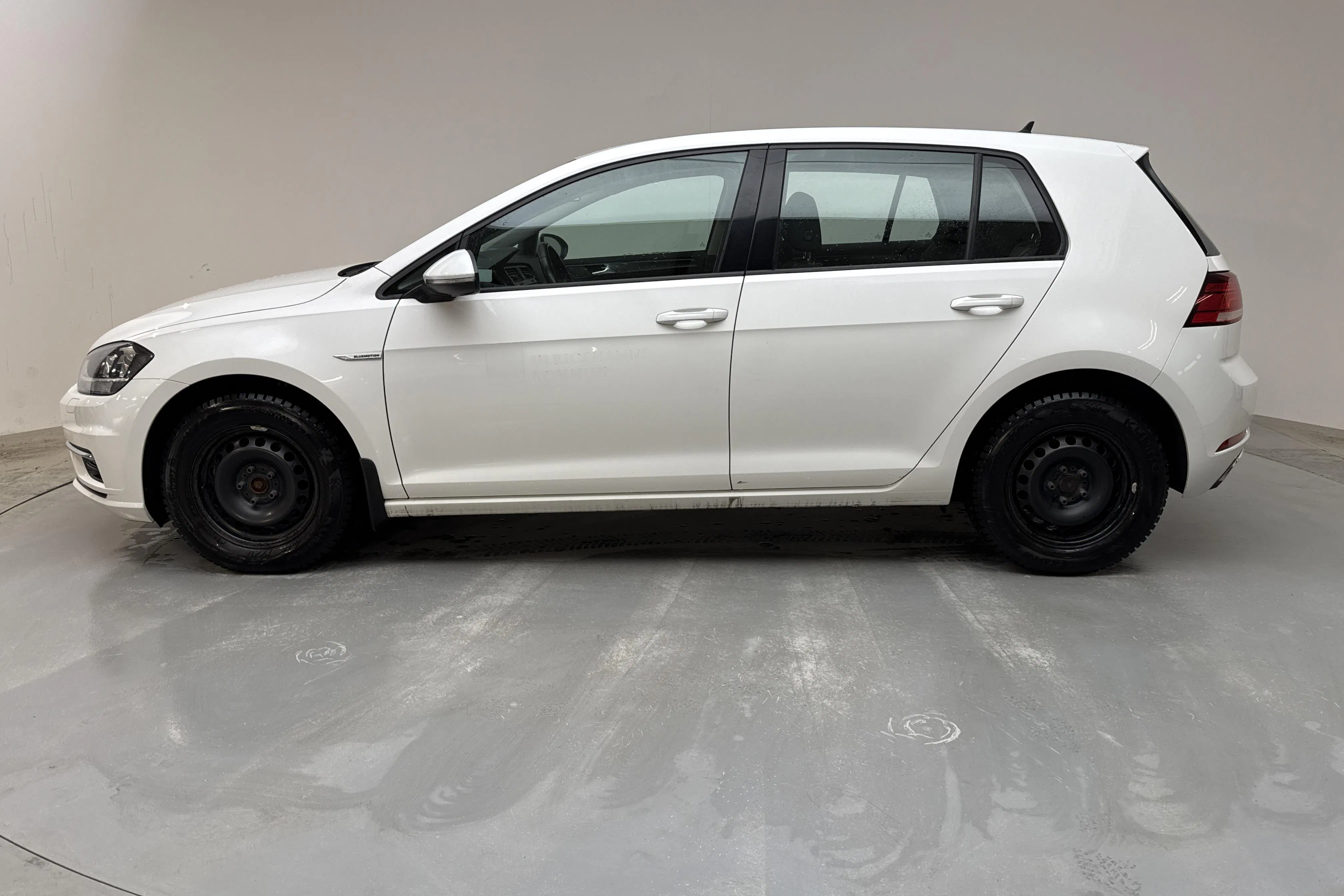 Presentationsfoto 2 av 12: VW Golf VII 1.4 TGI 5dr (110hk) - 6 856 mil - Automat - vit - 2018