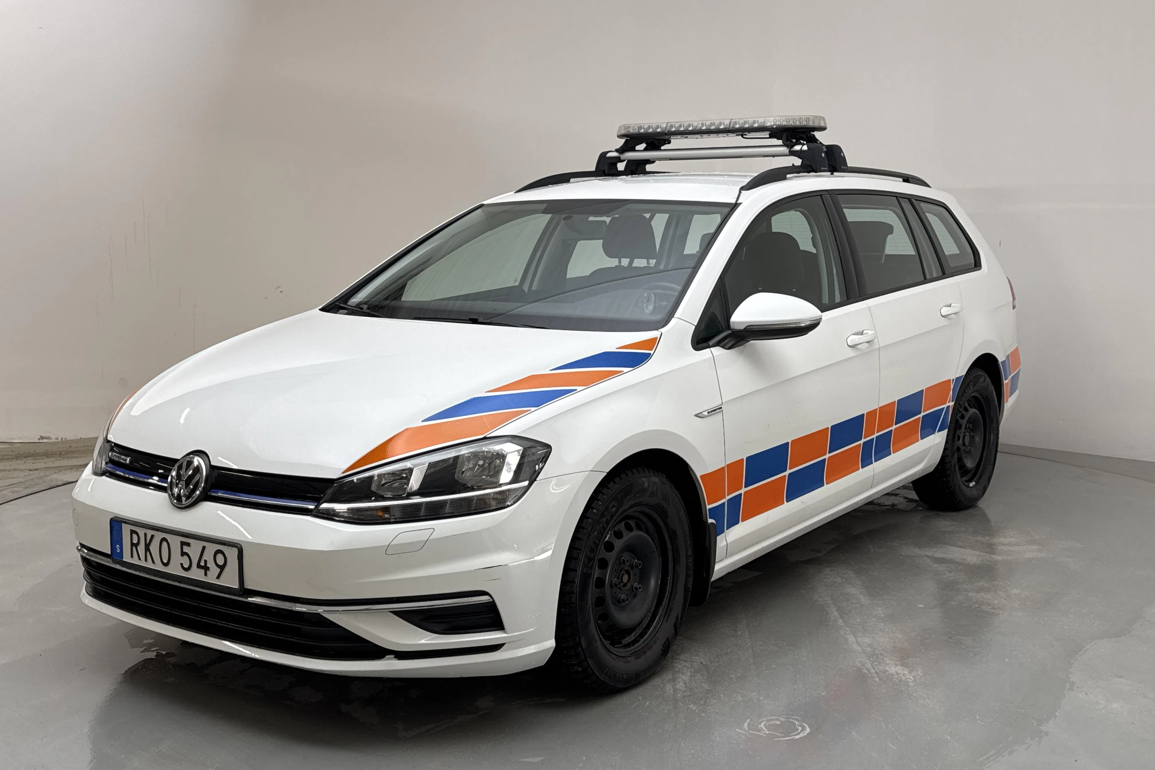 Presentationsfoto 1 av 15: VW Golf VII 1.4 TGI BlueMotion Sportscombi (110hk) - 3 882 mil - Automat - vit - 2018