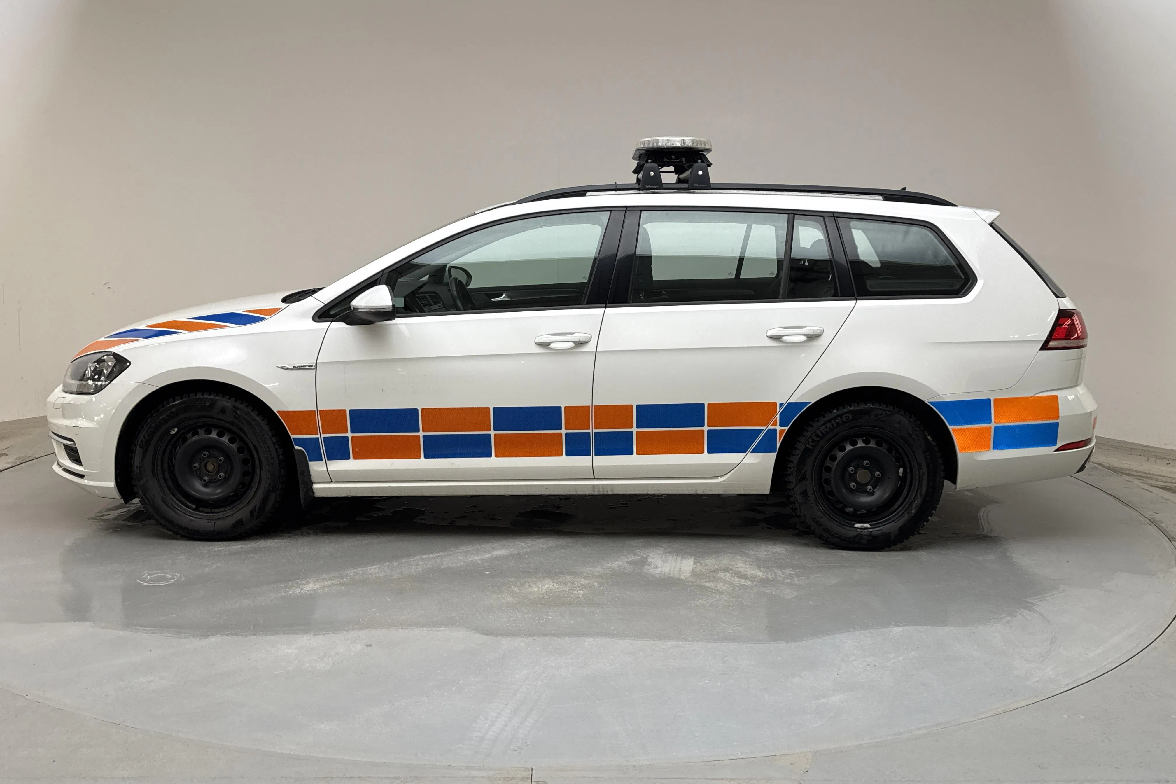 Presentationsfoto 2 av 15: VW Golf VII 1.4 TGI BlueMotion Sportscombi (110hk) - 3 882 mil - Automat - vit - 2018