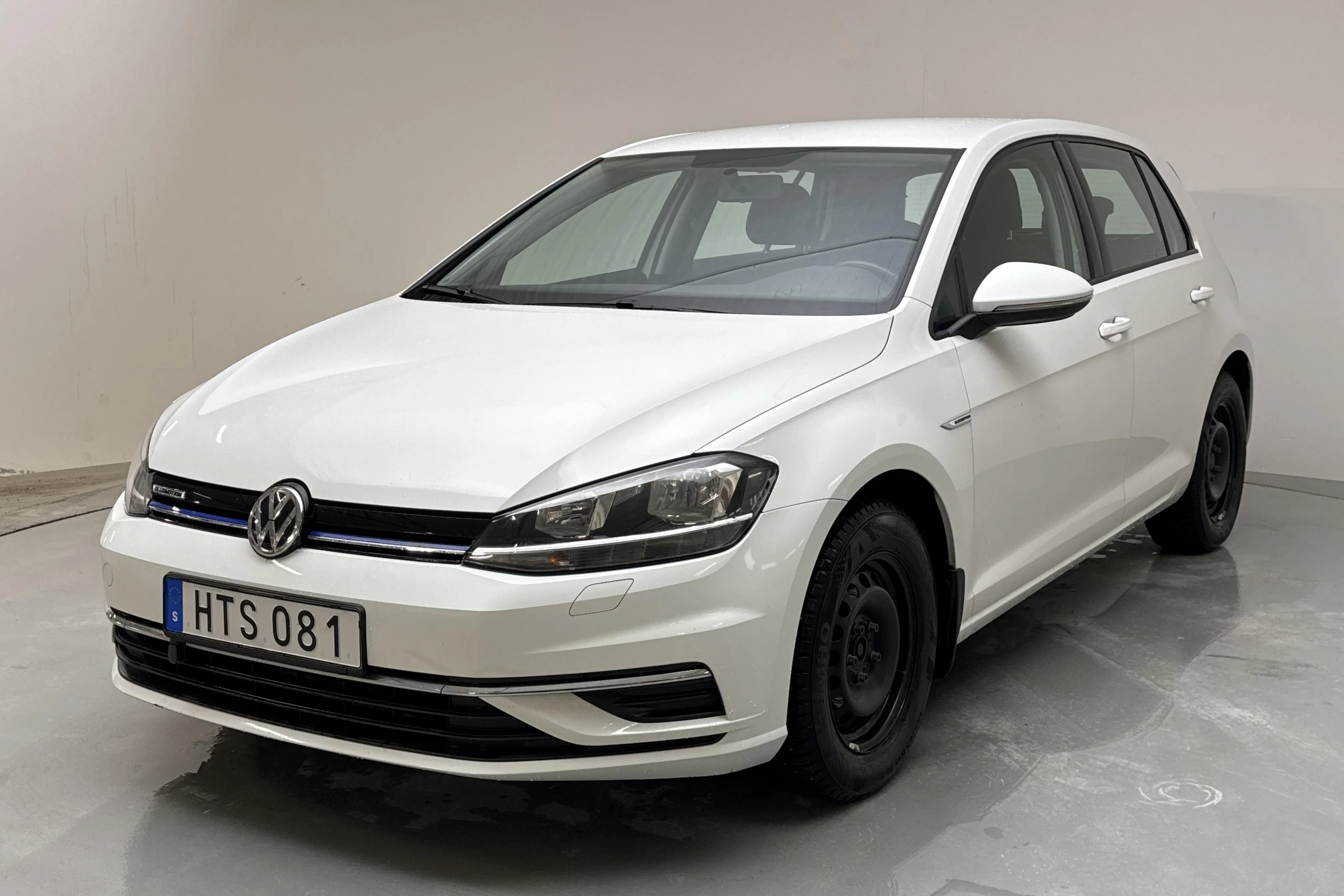 Presentationsfoto 1 av 14: VW Golf VII 1.4 TGI 5dr (110hk) - 7 091 mil - Manuell - vit - 2018
