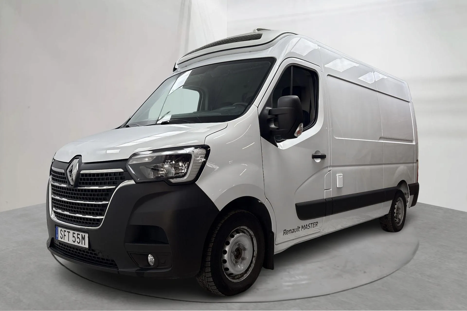 Presentation photo 1 of 19: Renault Master 2.3 dCi FAP 2WD (150hk) - 49 390 km - Manual - white - 2020