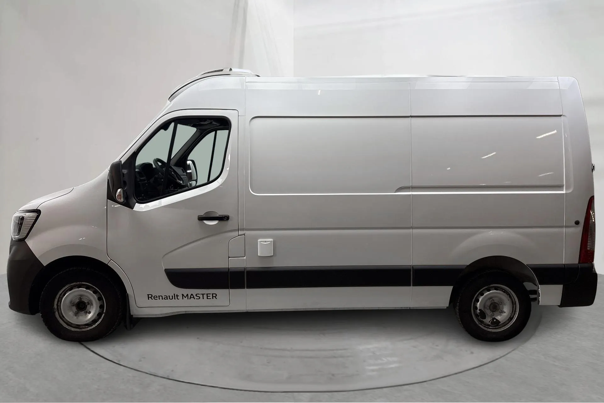 Presentation photo 2 of 19: Renault Master 2.3 dCi FAP 2WD (150hk) - 49 390 km - Manual - white - 2020