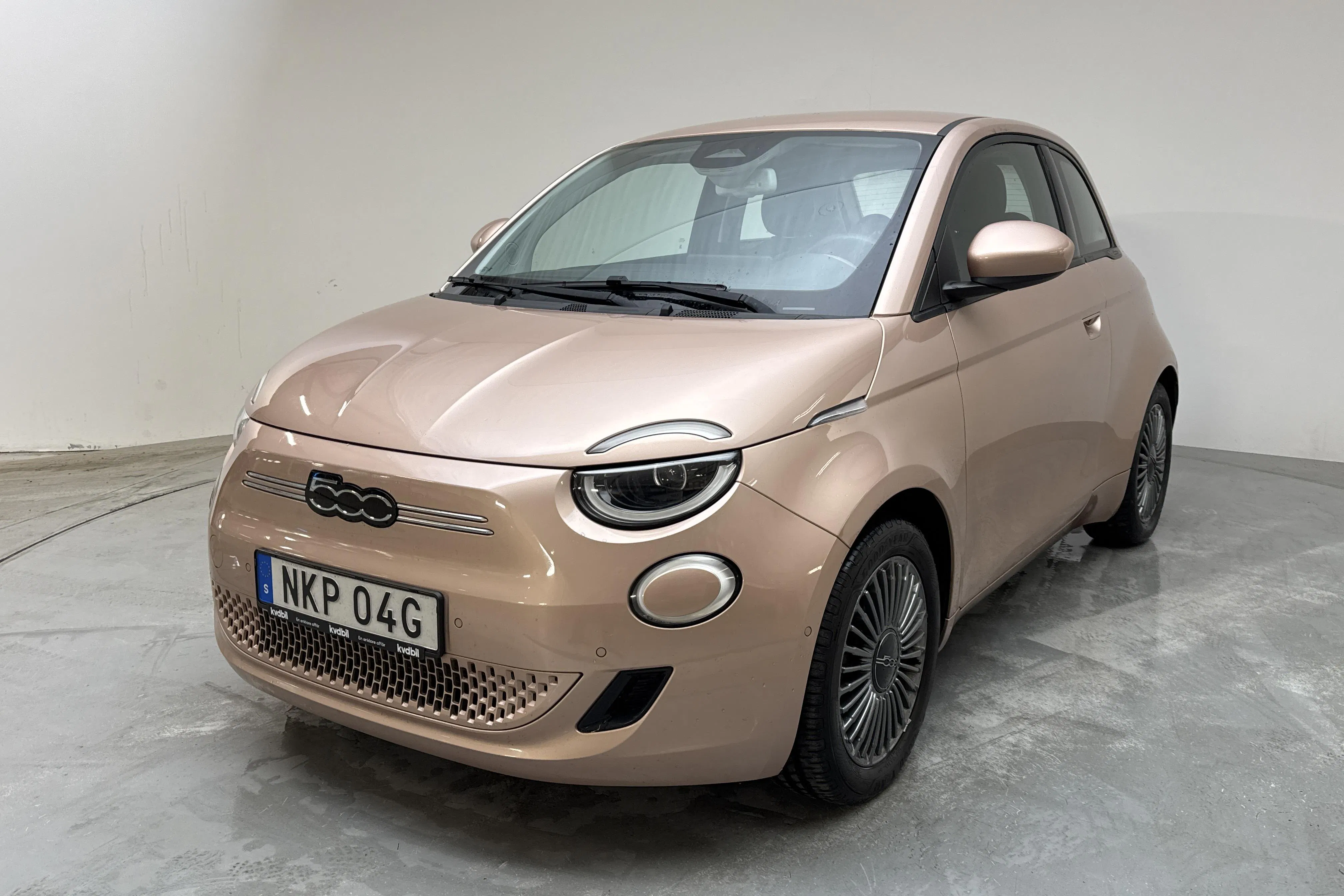 Presentationsfoto 1 av 15: Fiat 500e (118hk) - 6 151 mil - Automat - röd - 2022