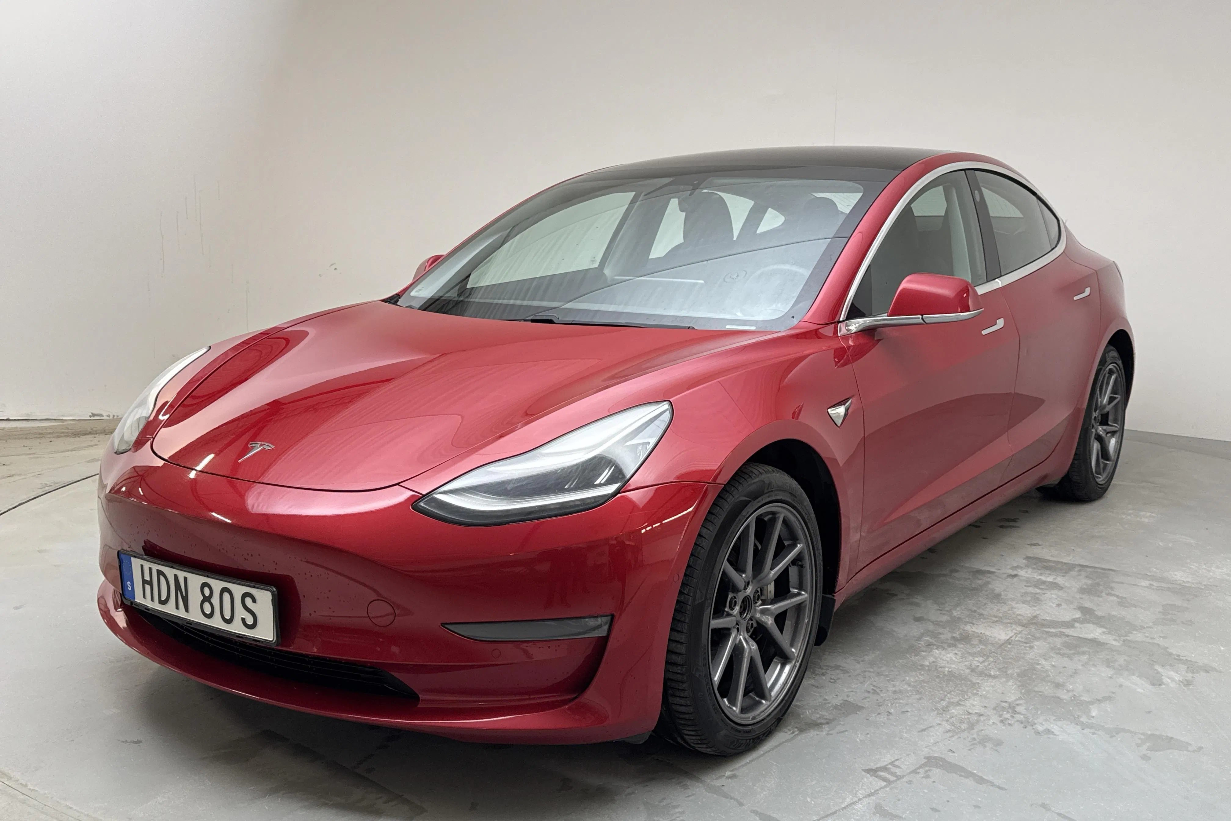 Presentation photo 1 of 18: Tesla Model 3 Long Range Dual Motor AWD - 182 720 km - Automatic - red - 2020