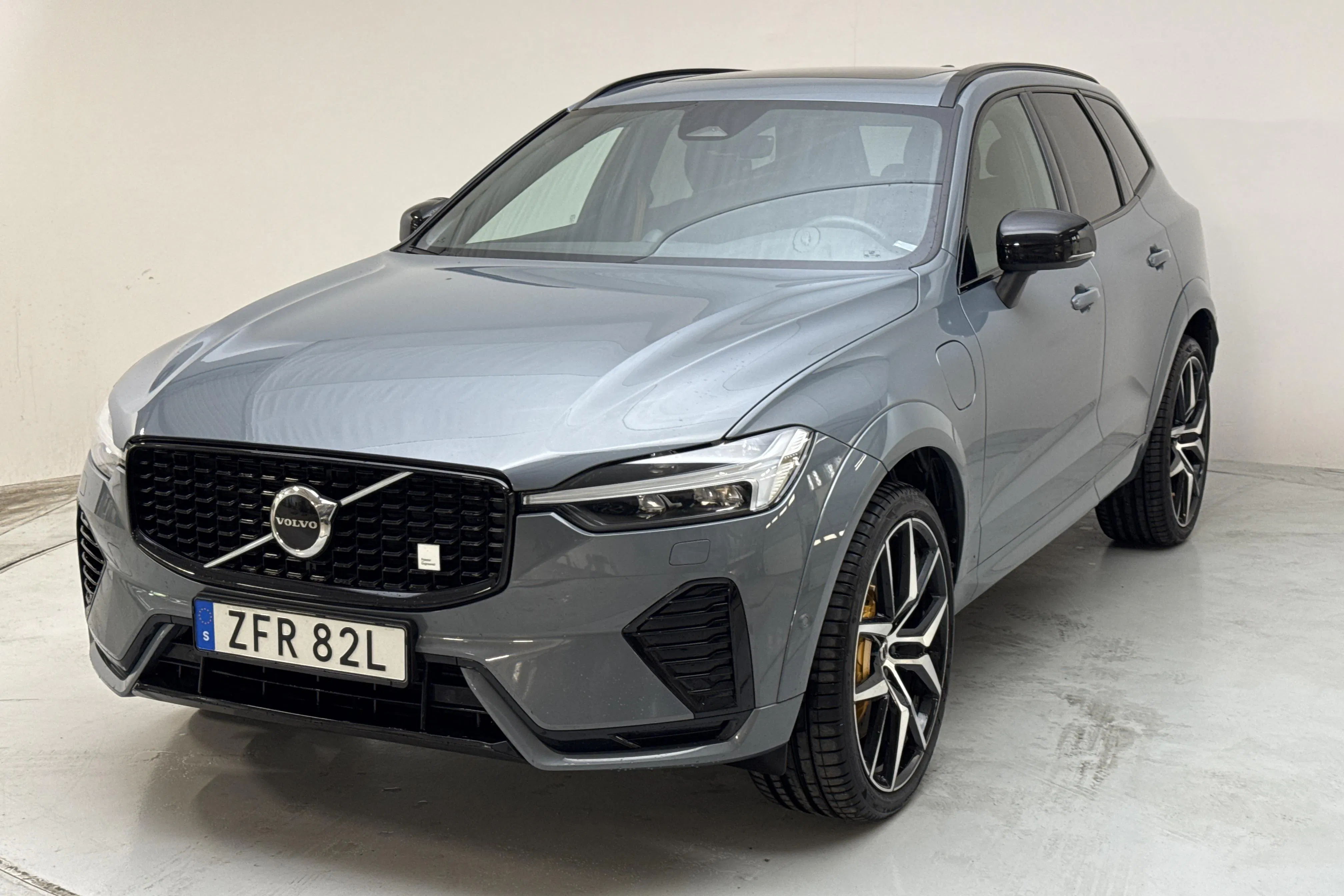 Presentation photo 1 of 18: Volvo XC60 T8 AWD Recharge Polestar Engineered (405hk) - 60 310 km - Automatic - gray - 2022