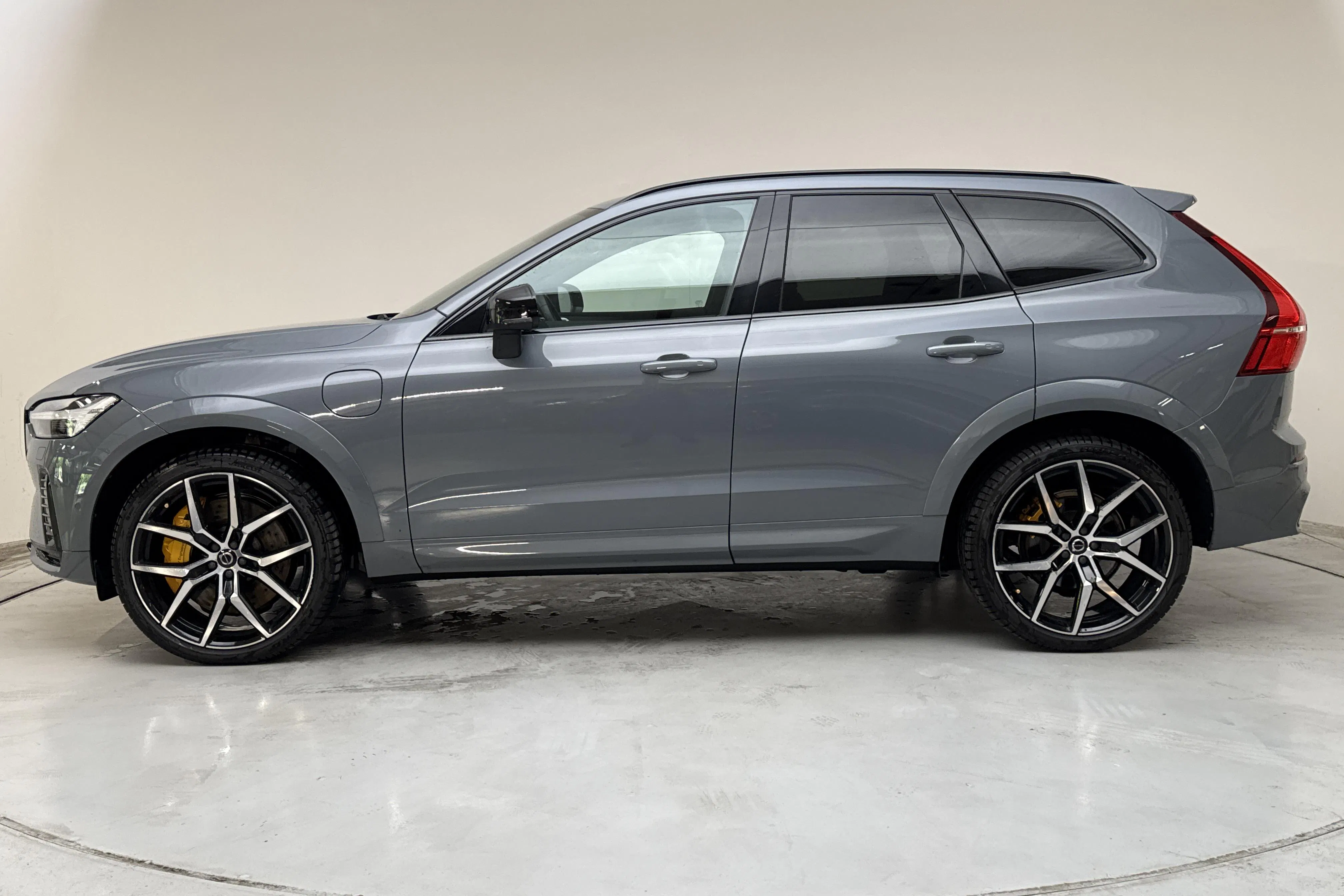 Presentation photo 2 of 18: Volvo XC60 T8 AWD Recharge Polestar Engineered (405hk) - 60 310 km - Automatic - gray - 2022
