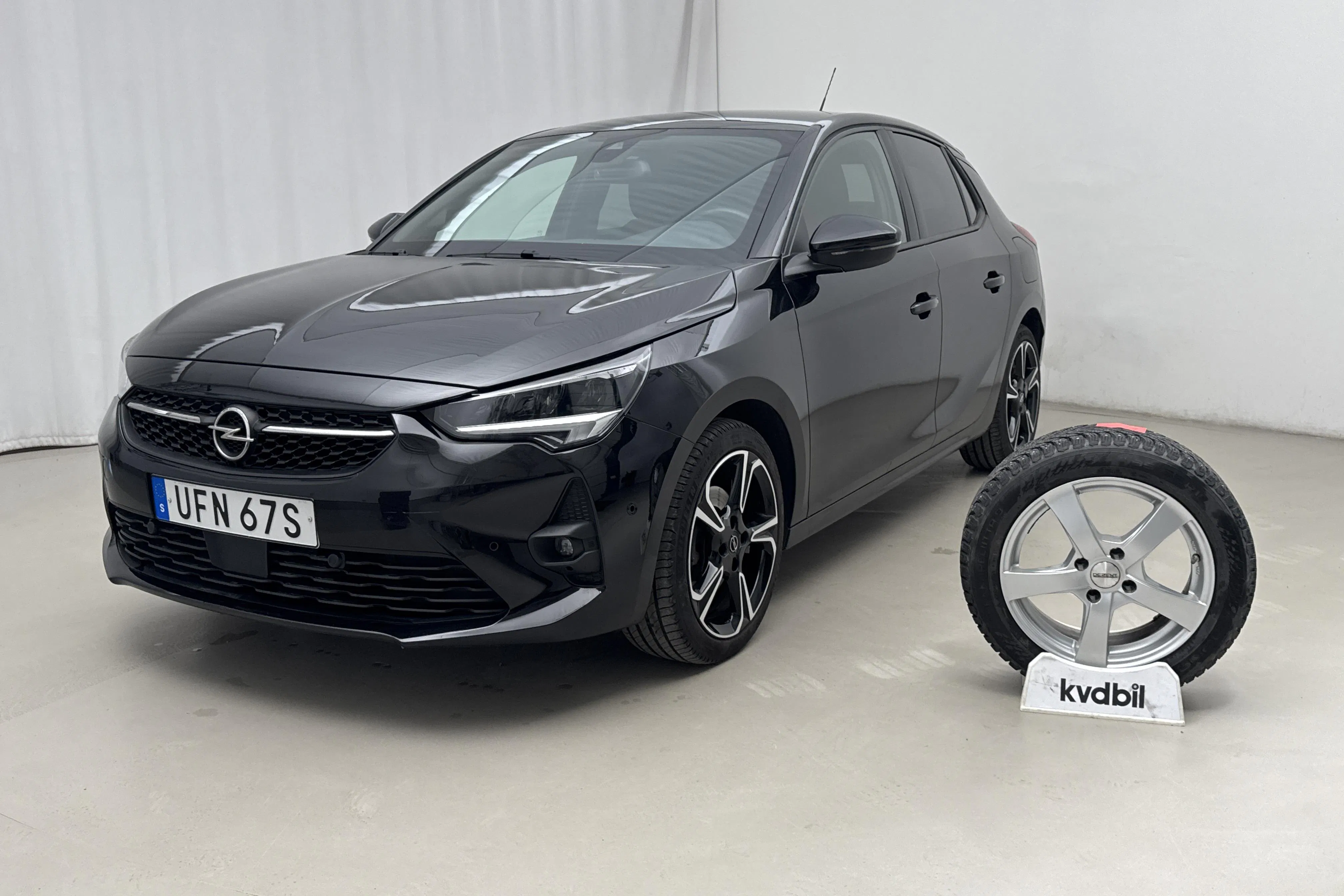 Presentationsfoto 1 av 16: Opel Corsa 1.2 P130 5dr (130hk) - 3 782 mil - Automat - svart - 2020