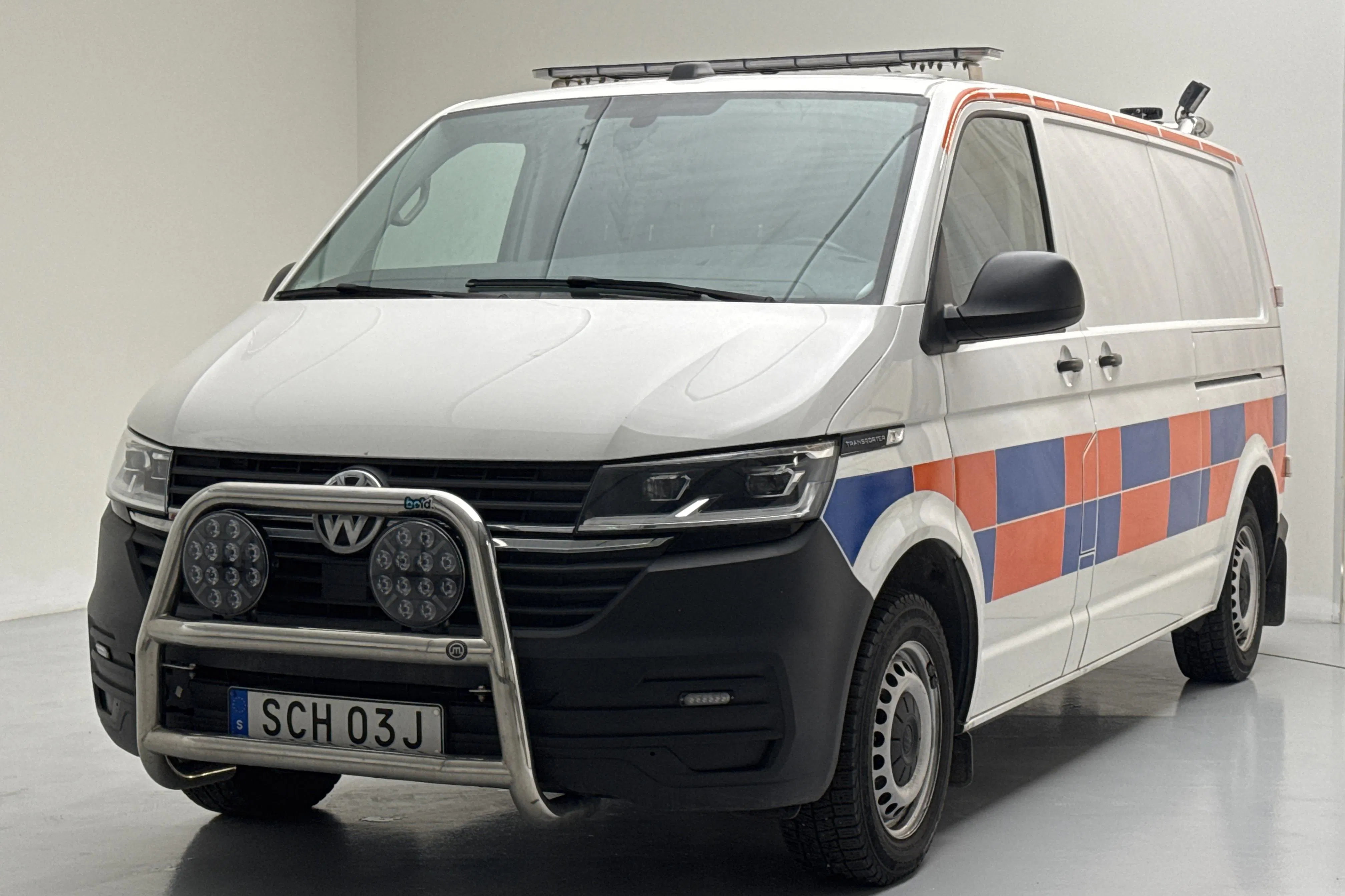 Presentationsfoto 1 av 16: VW Transporter T6.1 Skåp TDI 4MOTION (150hk) - 5 469 mil - Automat - vit - 2024