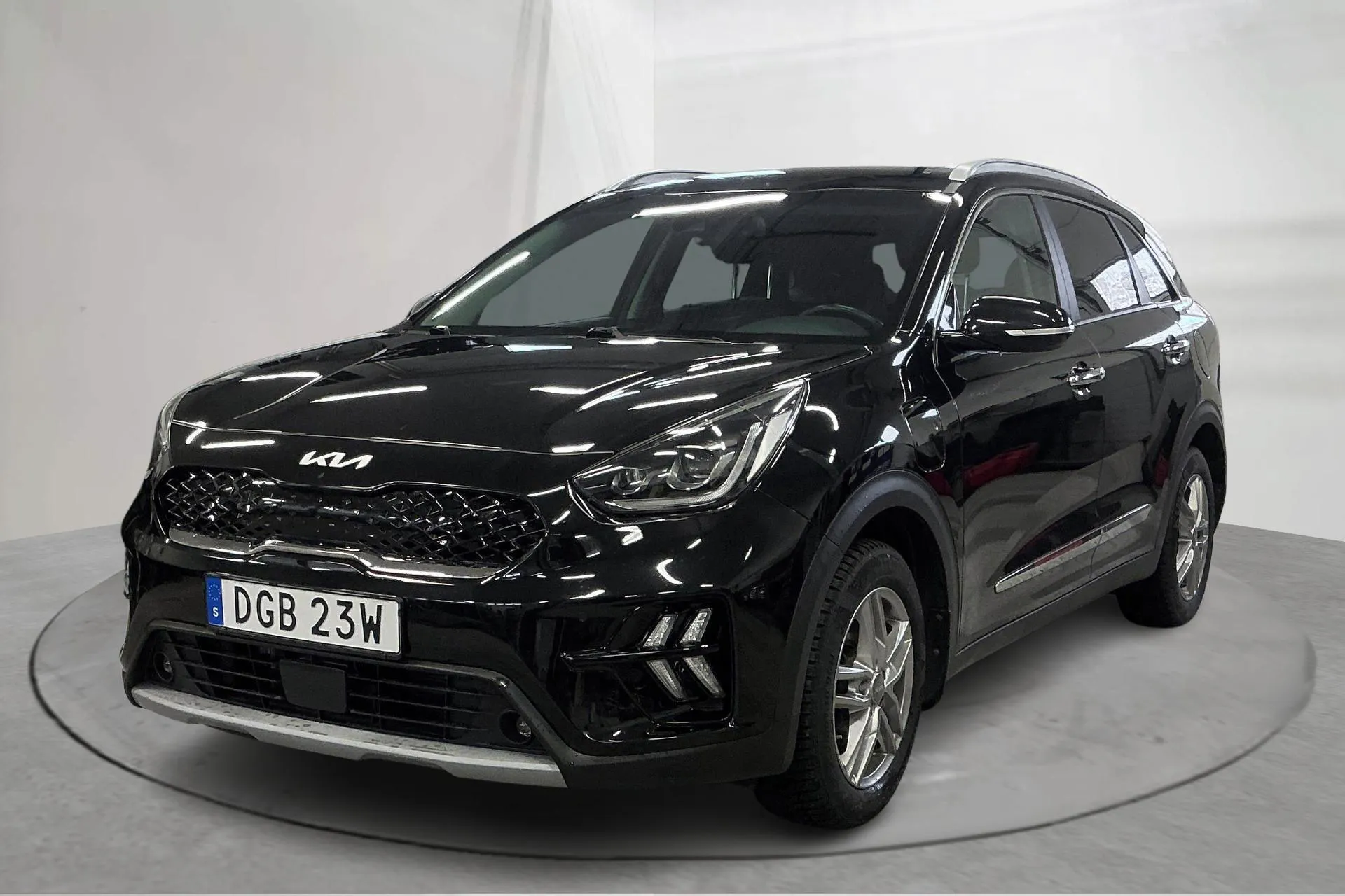 Presentationsfoto 1 av 18: KIA Niro Plug-in Hybrid 1.6 (141hk) - 9 264 mil - Automat - svart - 2022