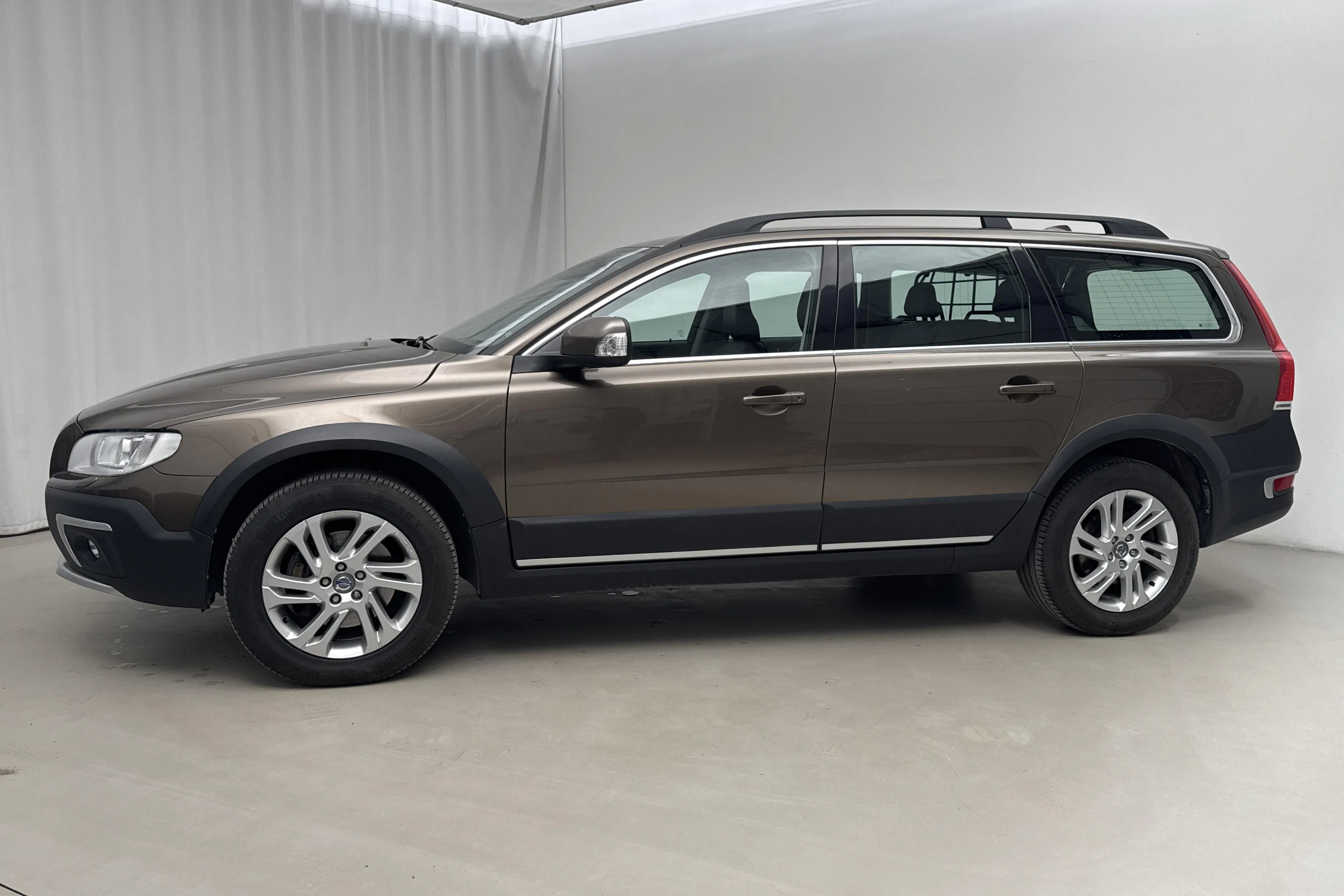 Presentationsfoto 2 av 17: Volvo XC70 II D4 AWD (181hk) - 20 858 mil - Automat - brun - 2015