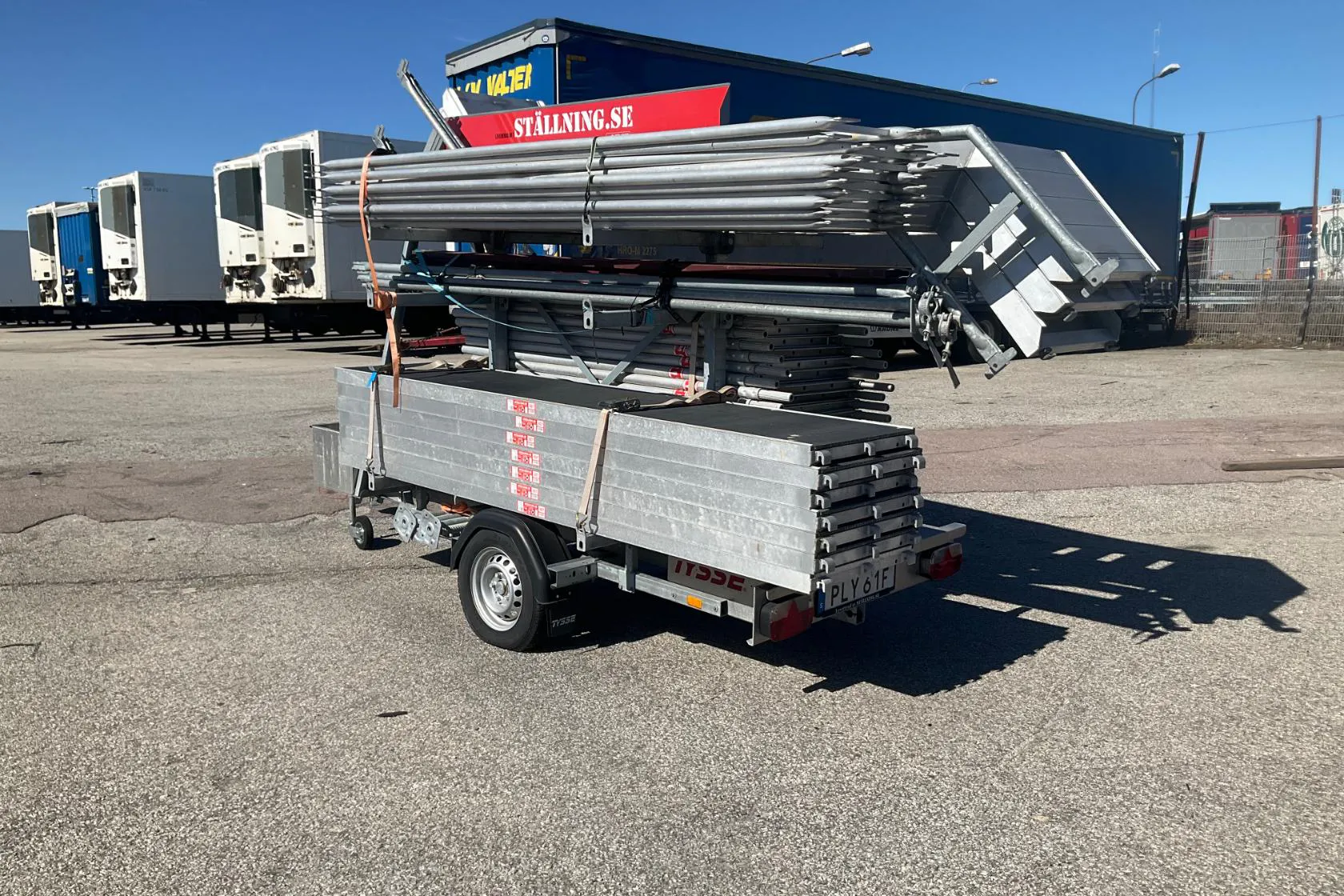 Presentationsfoto 1 av 6: TYSSE ställningssläp med ställning - 0 km - silver - 2022