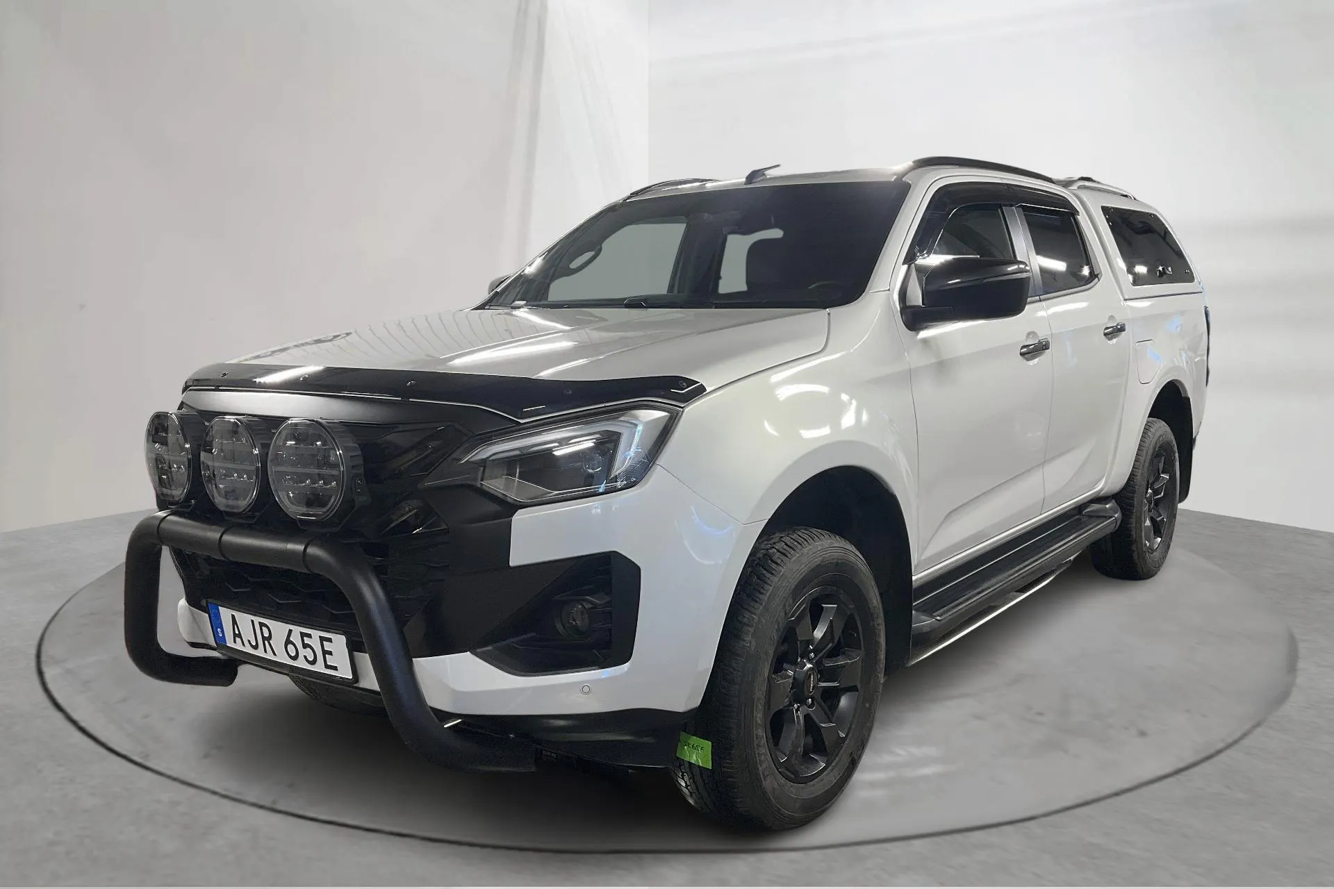 Presentation photo 1 of 16: Isuzu D-MAX 1.9 DDI CNG 4WD (164hk) - 14 340 km - Automatic - white - 2024