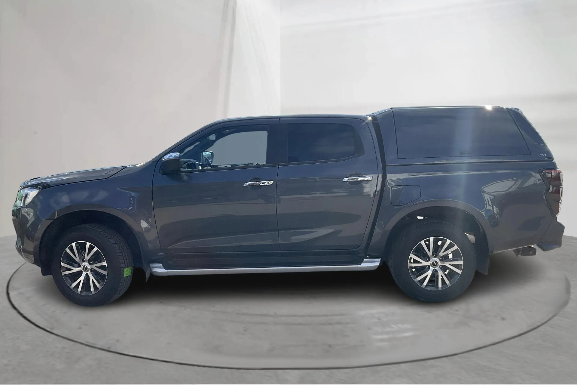 Presentation photo 2 of 16: Isuzu D-MAX 1.9 DDI 4WD (164hk) - 10 630 km - Automatic - gray - 2024