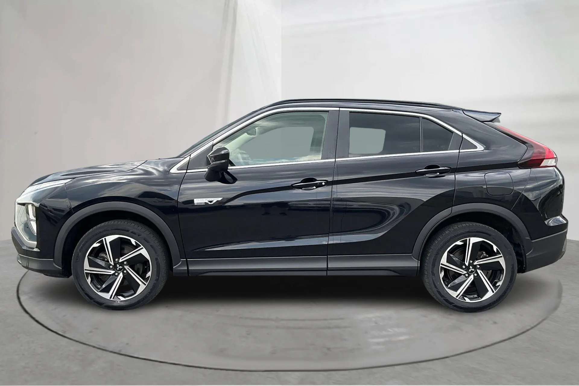 Presentationsfoto 2 av 17: Mitsubishi Eclipse Cross 2.4 PHEV 4WD (185hk) - 7 270 mil - Automat - svart - 2021