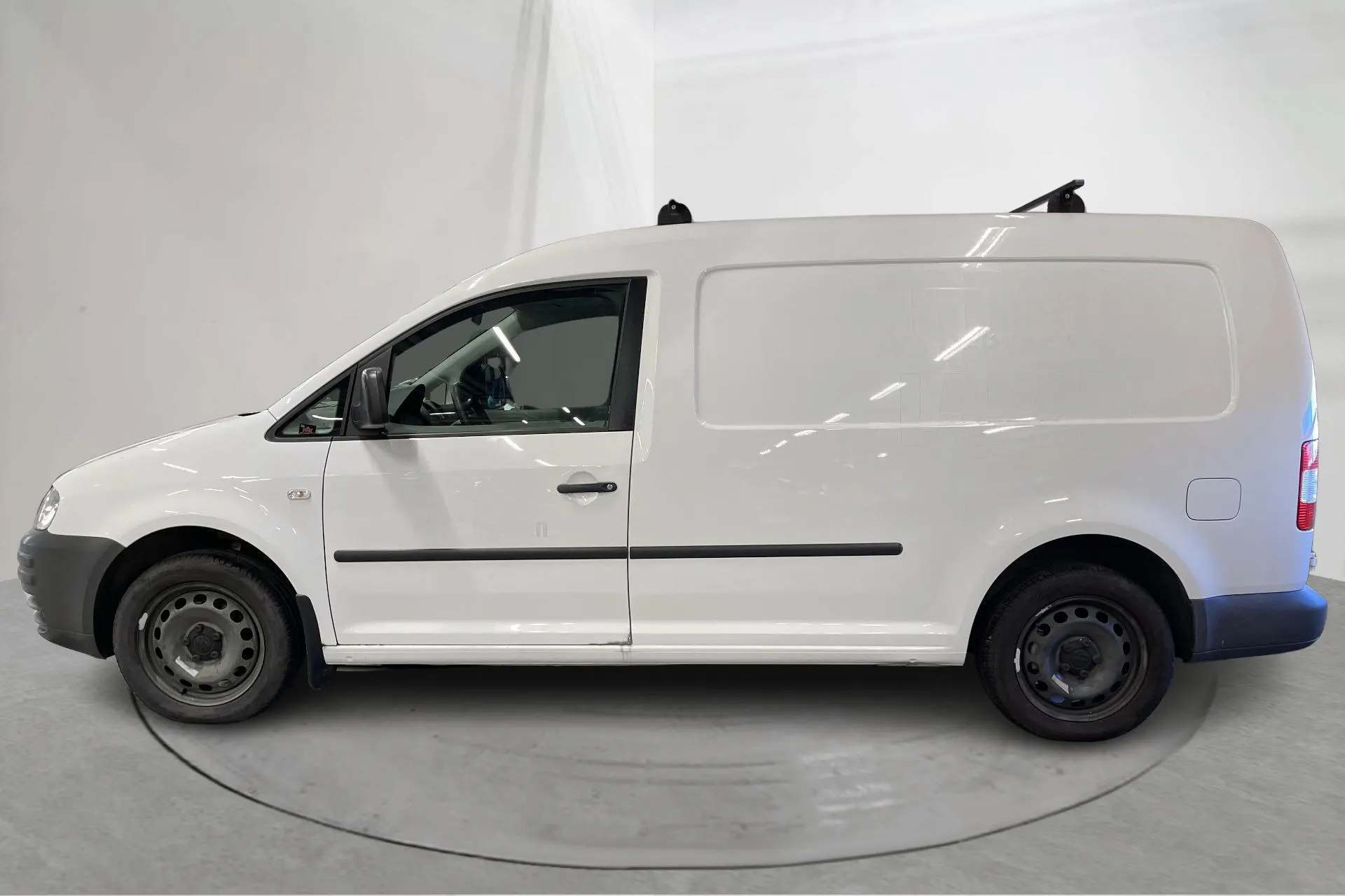 Presentationsfoto 2 av 16: VW Caddy 2.0 Ecofuel Maxi Skåp (109hk) - 12 159 mil - Manuell - vit - 2010
